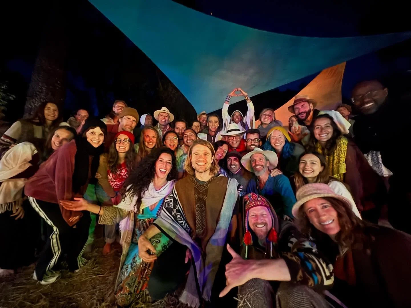 Some photos and clips from Sebastopol which was definitely a highlight on what has been such a sweet tour. Thanks for showing up with your open hearts and dancing feet. And big thanks to our brother @jensjarvie for being such an incredible human, hos