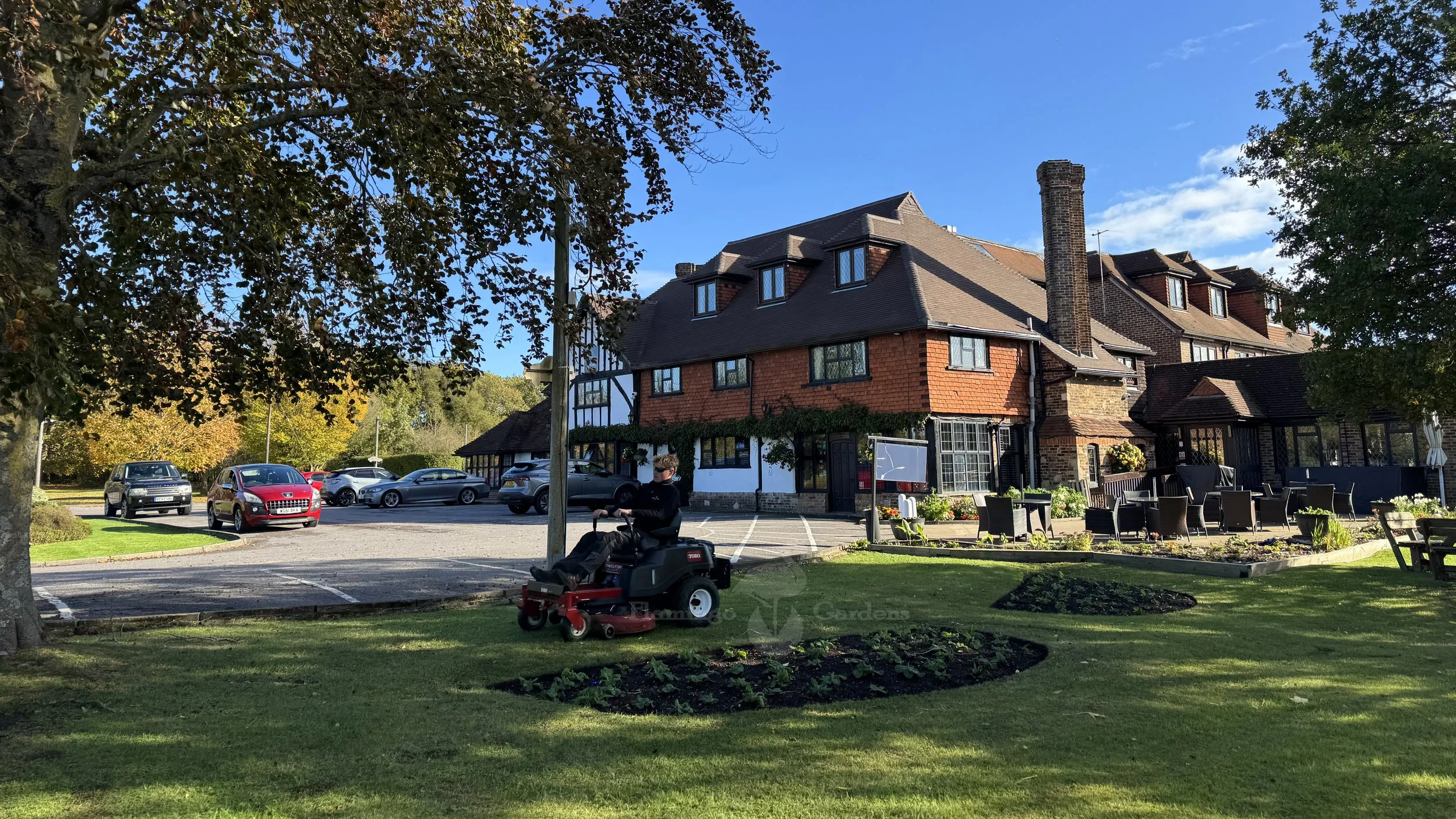 commercial-garden-maintenance-gardener-for-hotel-marlow-maidenhead-ascot.jpg