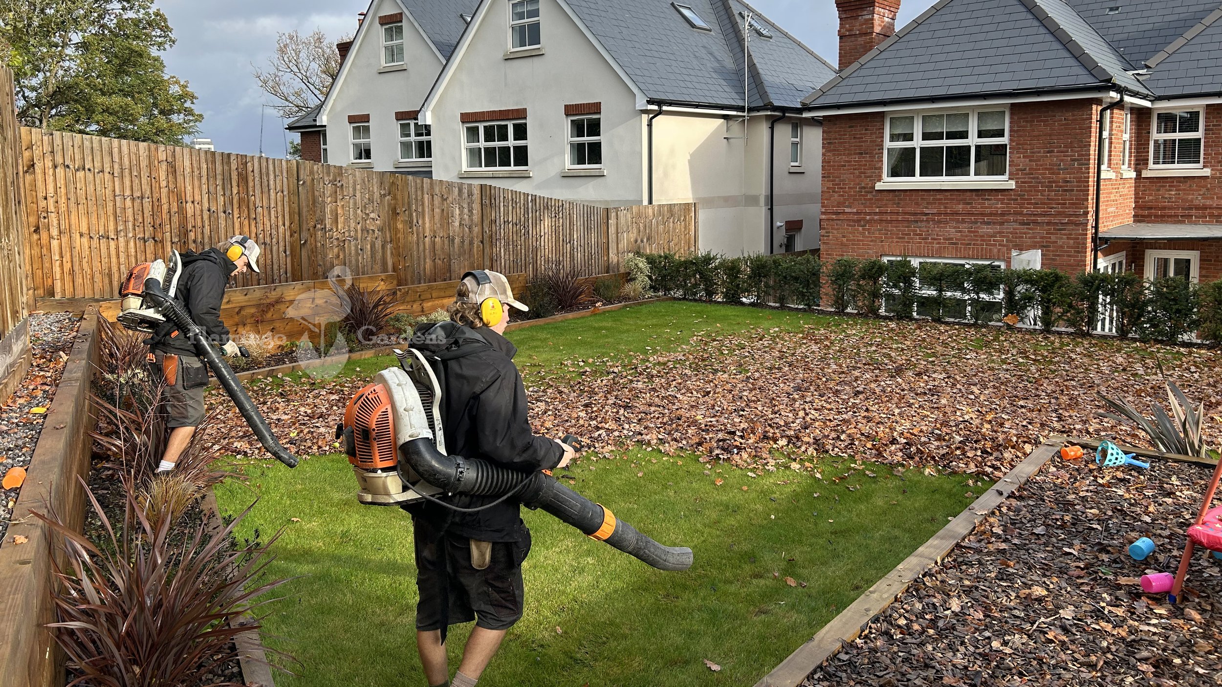 garden-maintenance-marlow-gardener-marlow-leaf-clearance.jpg