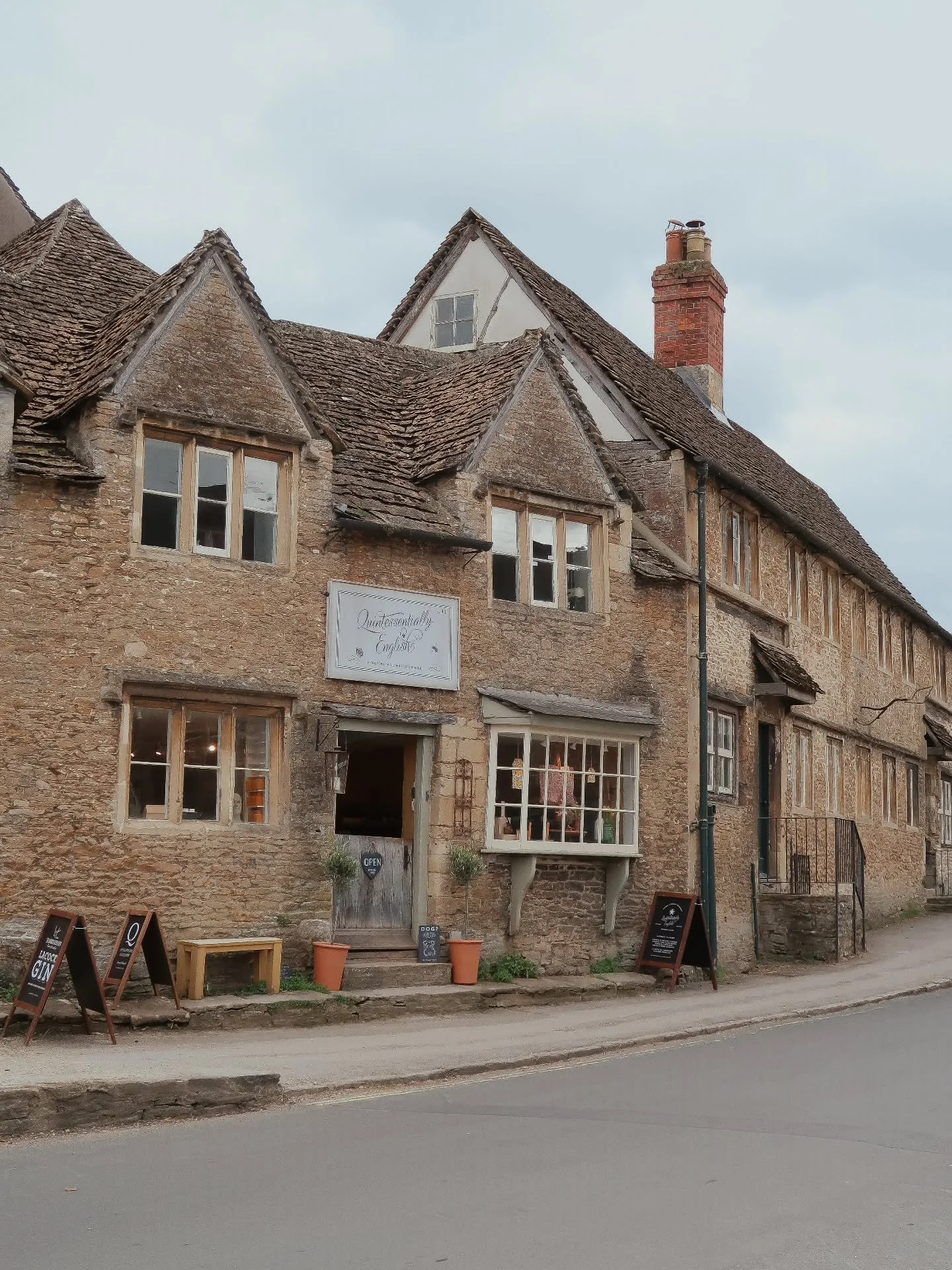 One of England&rsquo;s prettiest villages... Lacock never disappoints ✨

📍Lacock, Wiltshire 
.
.
.
.
.
#UKTravel #ExploreEngland #VisitEngland #Cotswolds #travelinspi̇ration