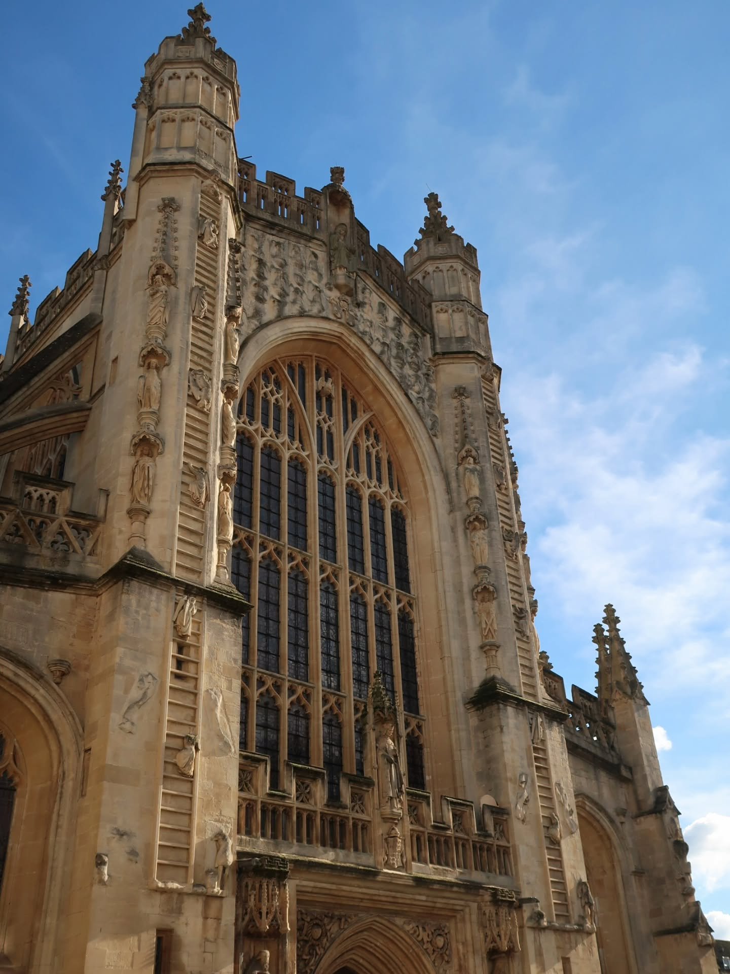 Bath in the winter sunshine ☀️

📍Bath, Somerset
.
.
.
.
.
#Bath #Citybreaks #VisitEngland ##englishcountryside #wanderlust