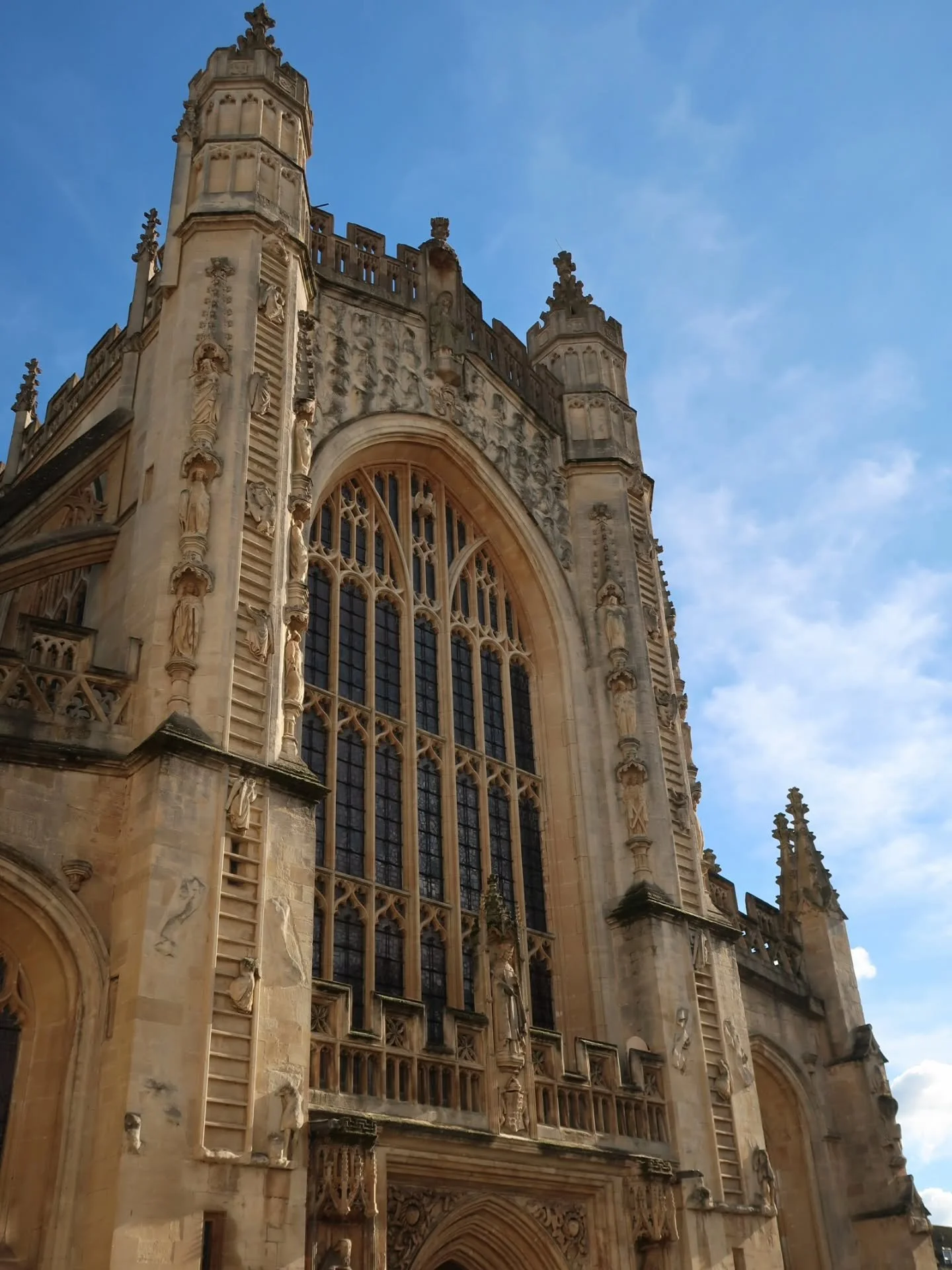 Bath in the winter sunshine ☀️

📍Bath, Somerset
.
.
.
.
.
#Bath #Citybreaks #VisitEngland ##englishcountryside #wanderlust