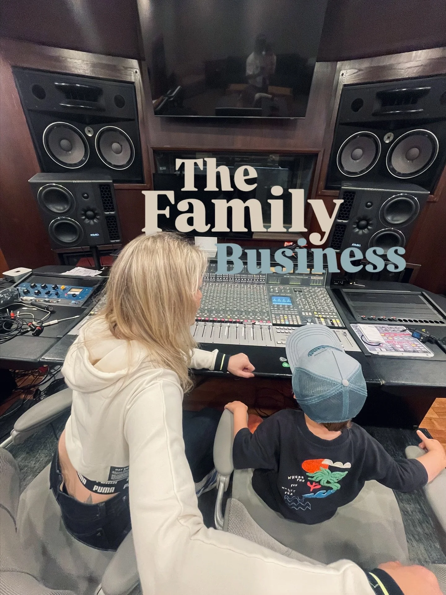 This kiddo of mine got to sit in the producer seat at one of LA’s hottest studios. 🎸☄️Start ‘em young 🤘🏼