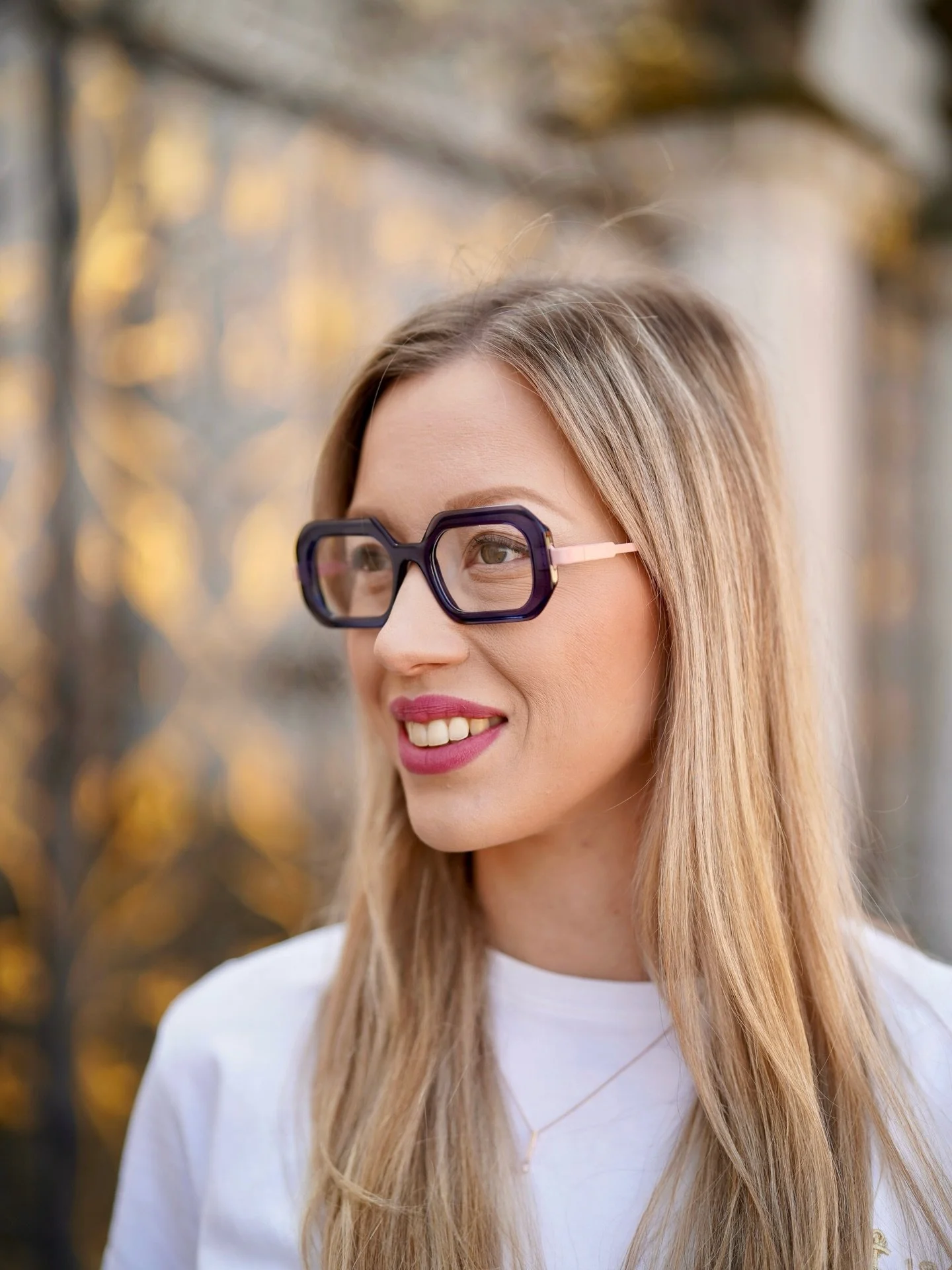 Naj&iacute;t ty svoje trv&aacute;. Ale když je najdete, pozn&aacute;te to hned. La Brique et la Violette 🇫🇷