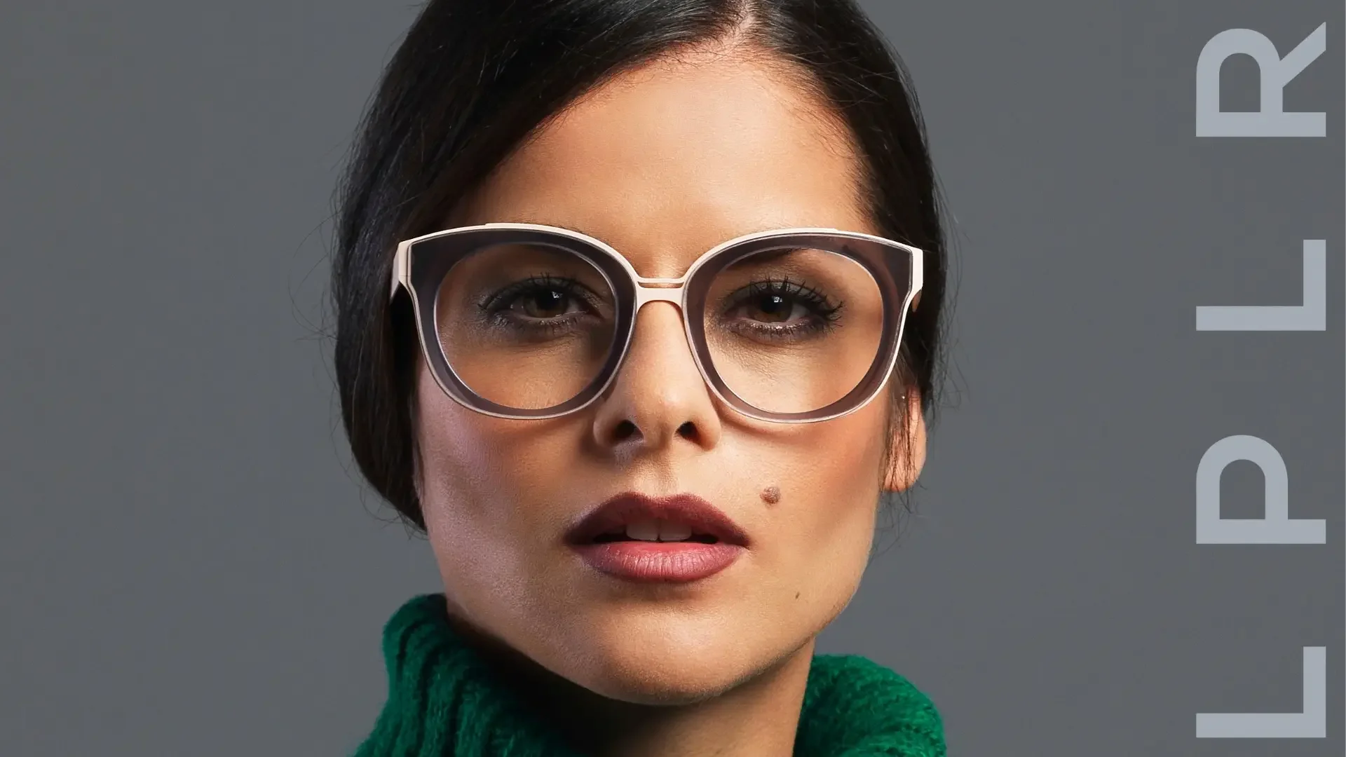 Výrazné dámské brýle La Petite Lunette Rouge s typickým dvojitým nosníkem.