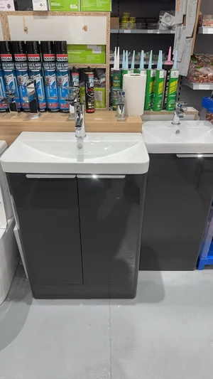 Radiator display wall