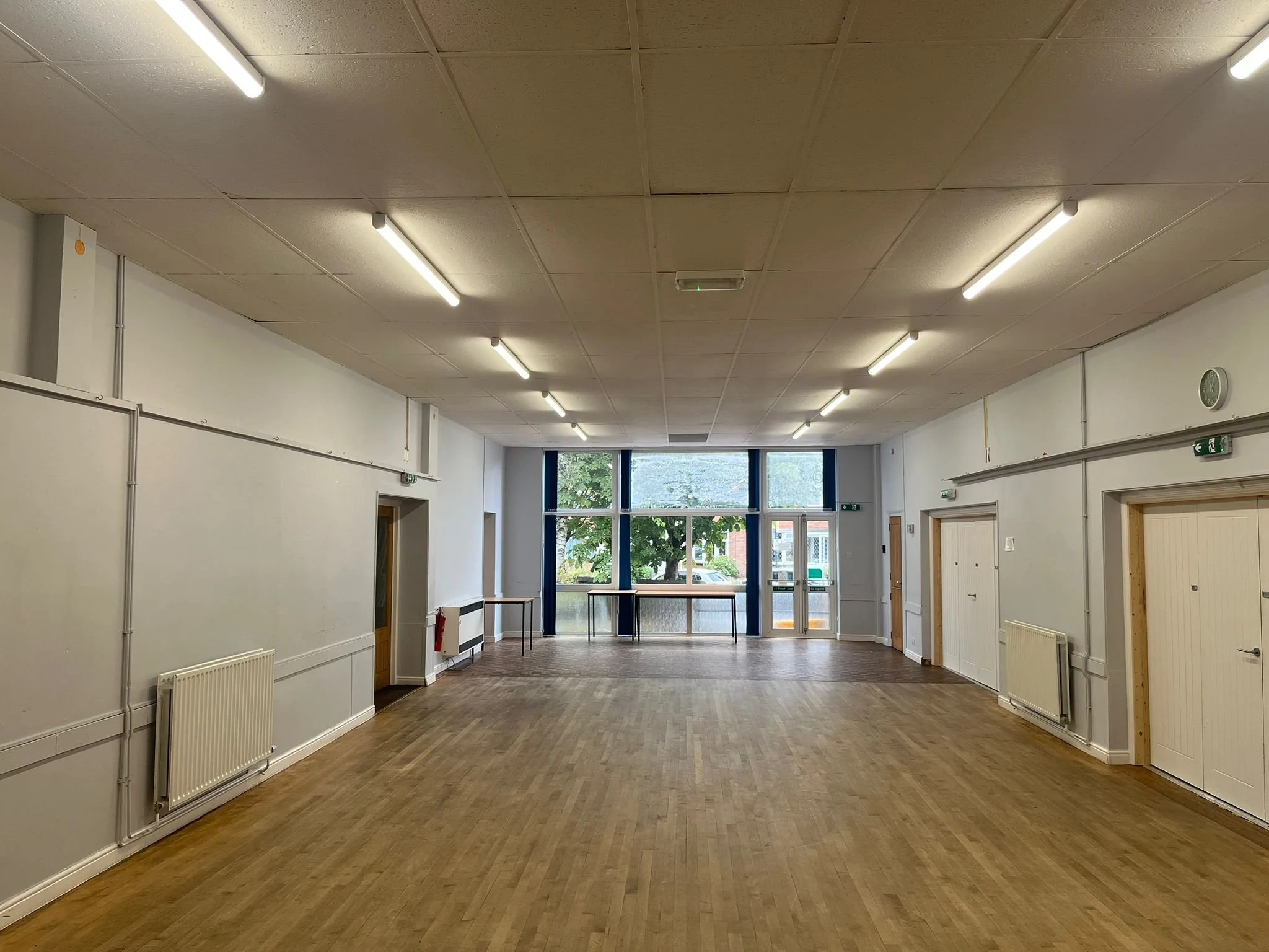Main hall (window facing)