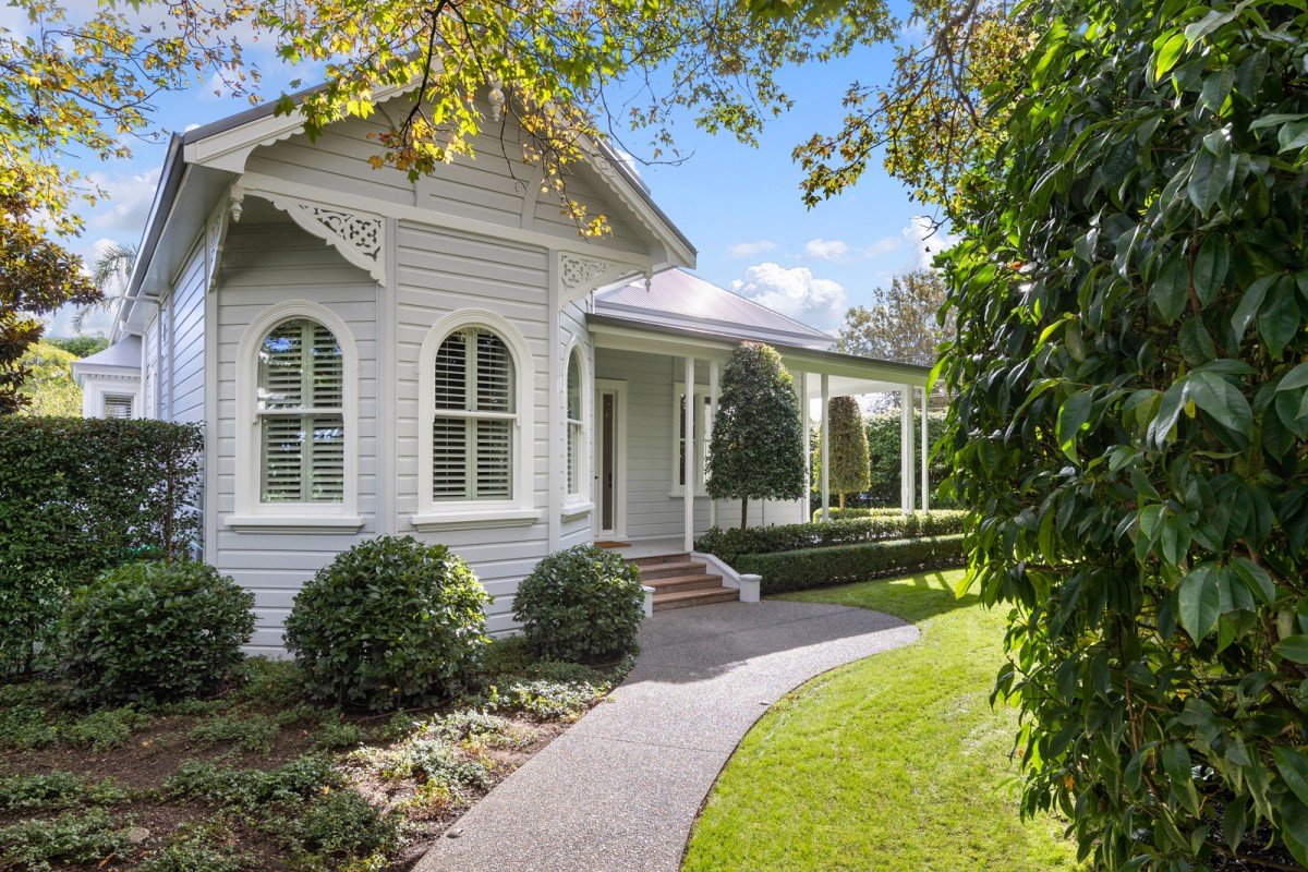 Glamorous Villa in Mt Eden | "I found Steve and his team to be 100% reliable and trustworthy and they were very helpful working around the other tradespeople. The standard of work was always of a very high standard."