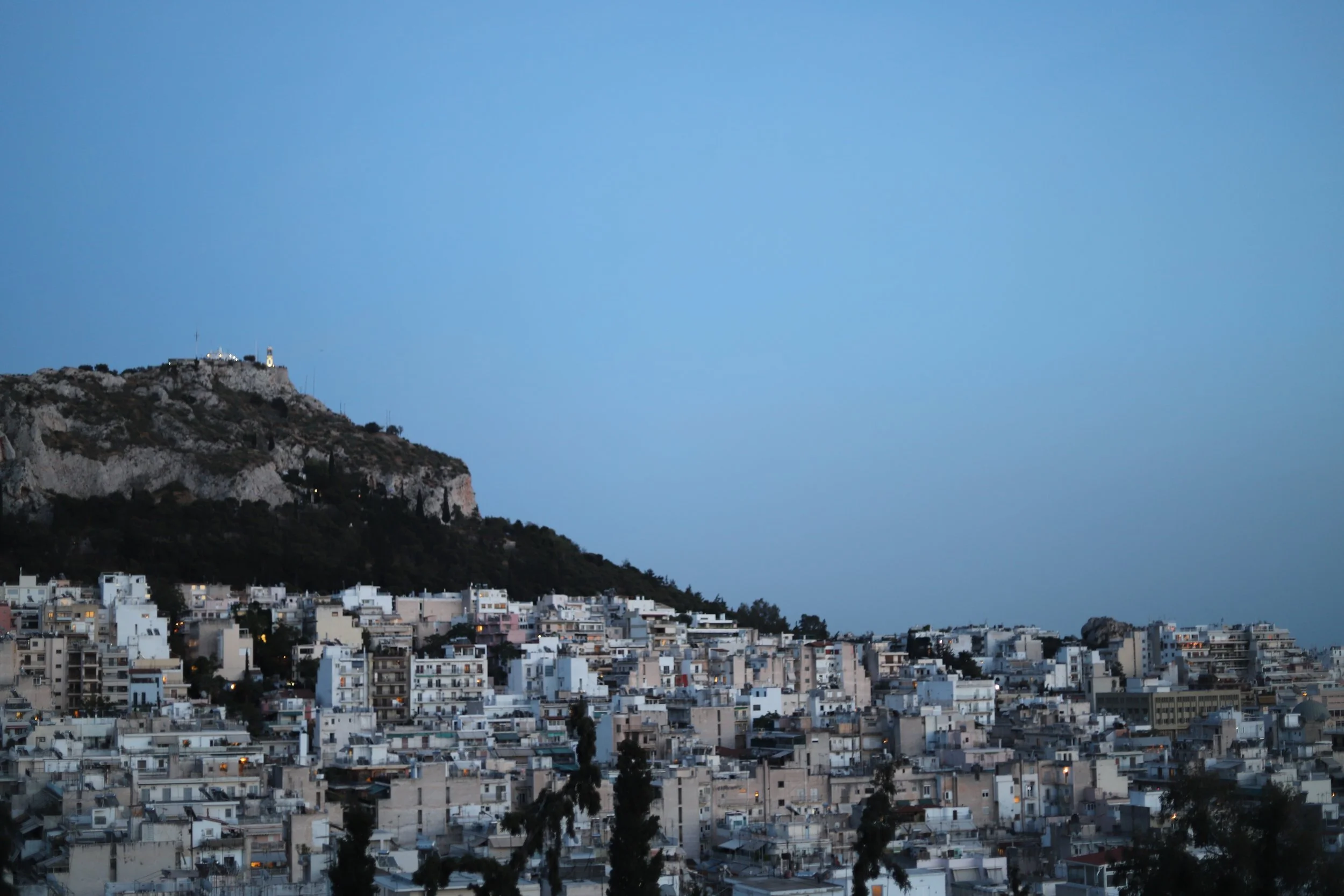  بِخلّوهم يغرقوا  They let them drown 