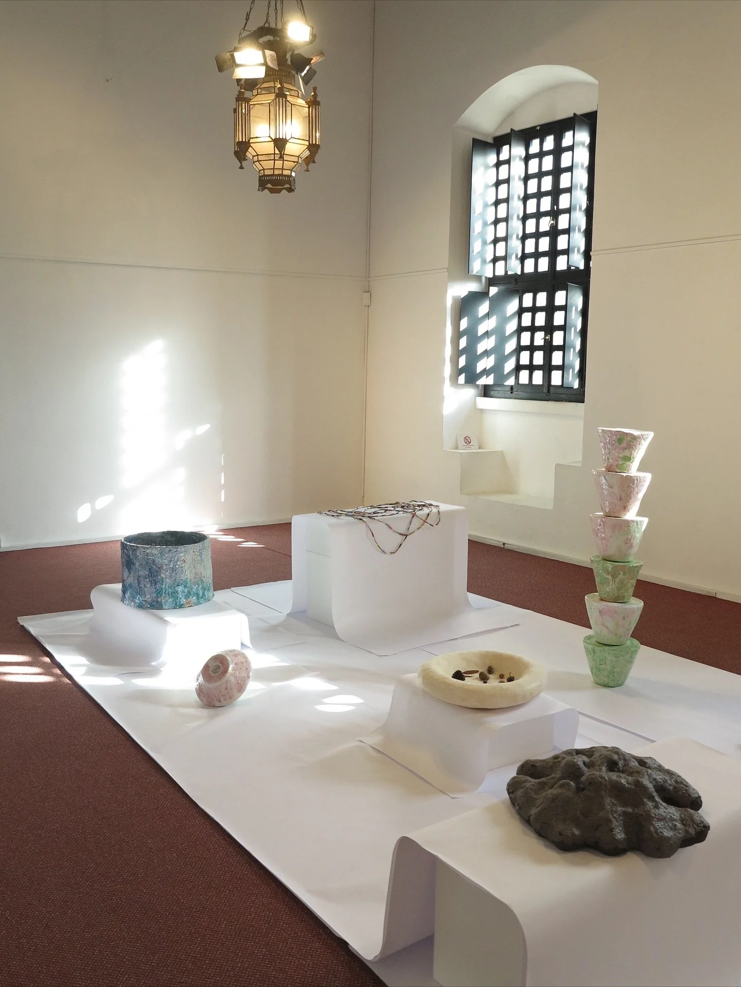 DAMA DAMA TEAR 

&laquo;&nbsp;What would the crying land put in their tear bottle ? 

Crying, humanity&rsquo;s oldest healing tool. To cry is to acknowledge and to release. After tears, we feel lighter, with a clearer mind . Through this work, I am o