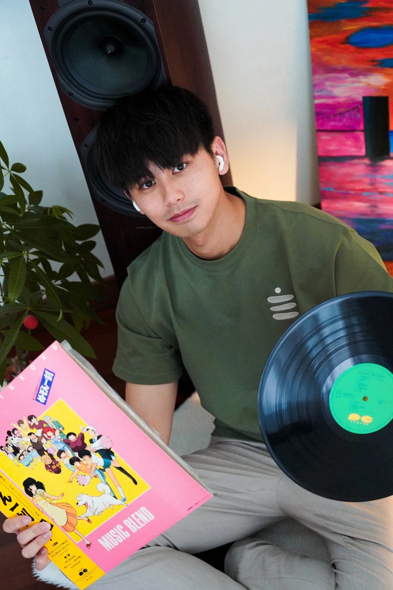 Vinyl Player Print T-Shirt - Green