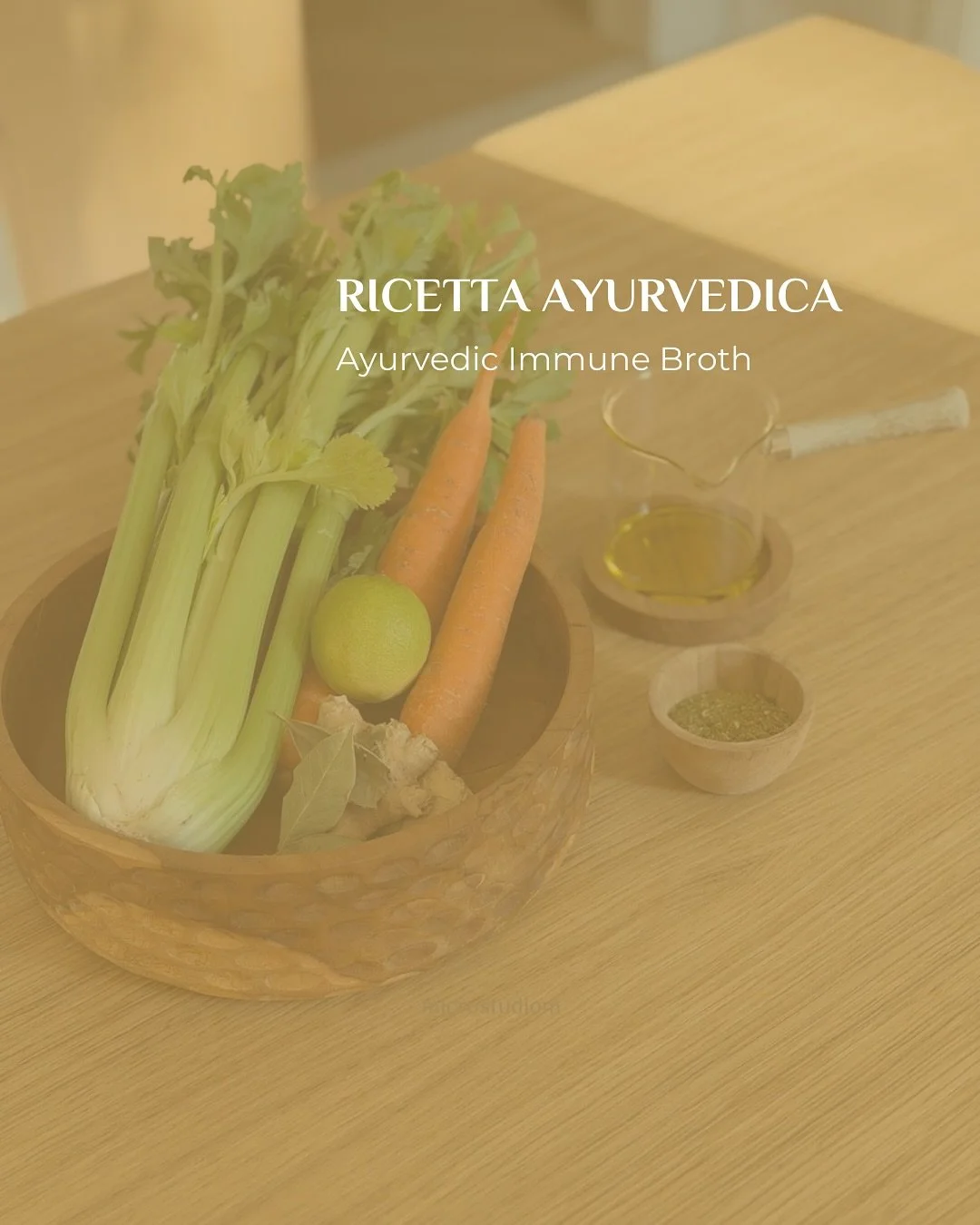 Perfetto per queste Domeniche di Gennaio, un brodo caldo e speziato che supporta il sistema immunitario. Lo hai mai provato?