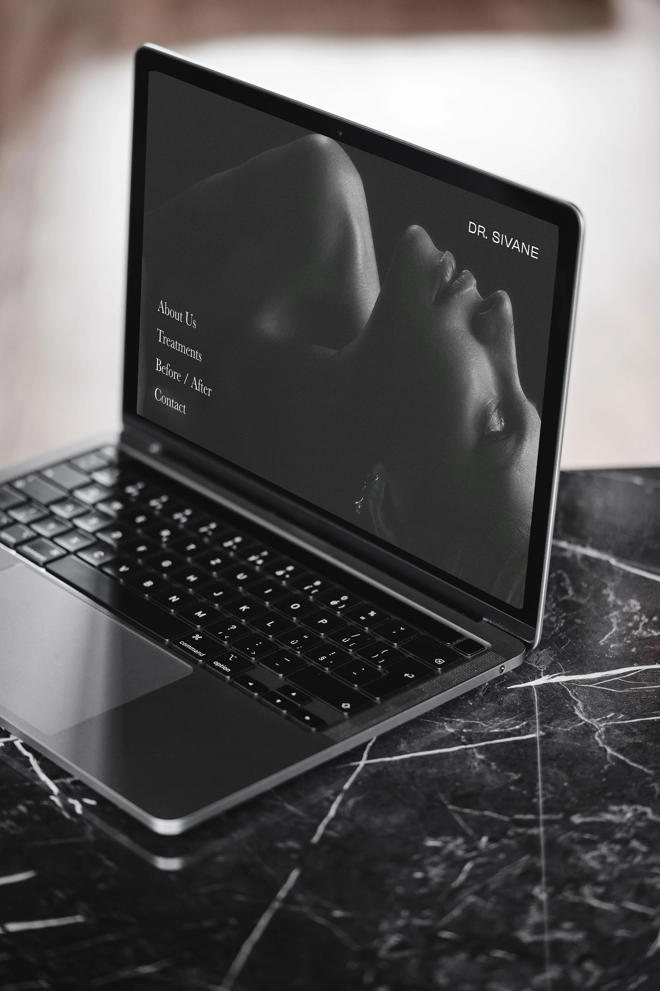 We design that builds patent trust in seconds. Spacious layout, consistent visual style, and patient-focused, on-brand messaging that turns interest into bookings.