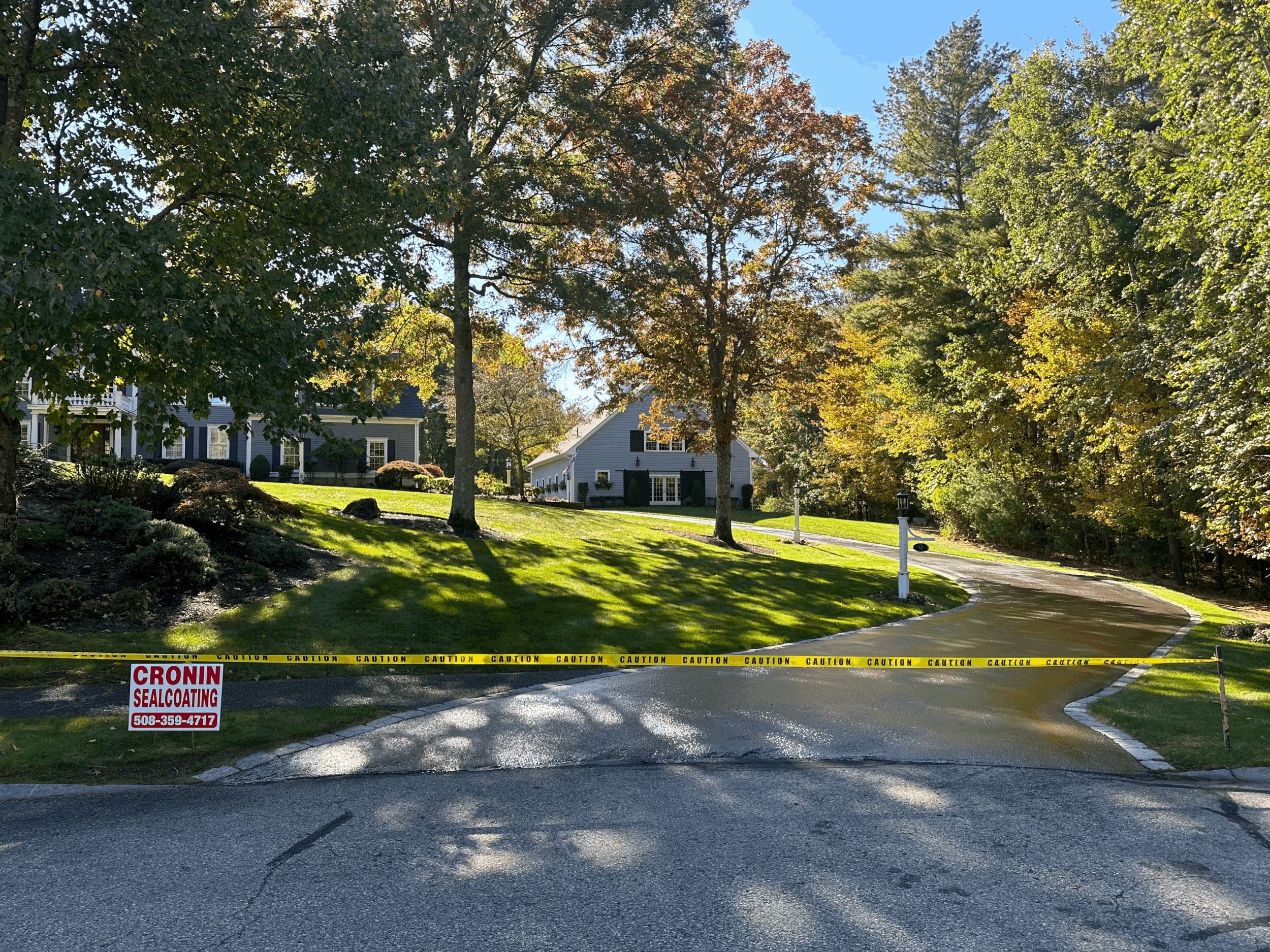 The Best Time to Sealcoat Your Driveway in Massachusetts