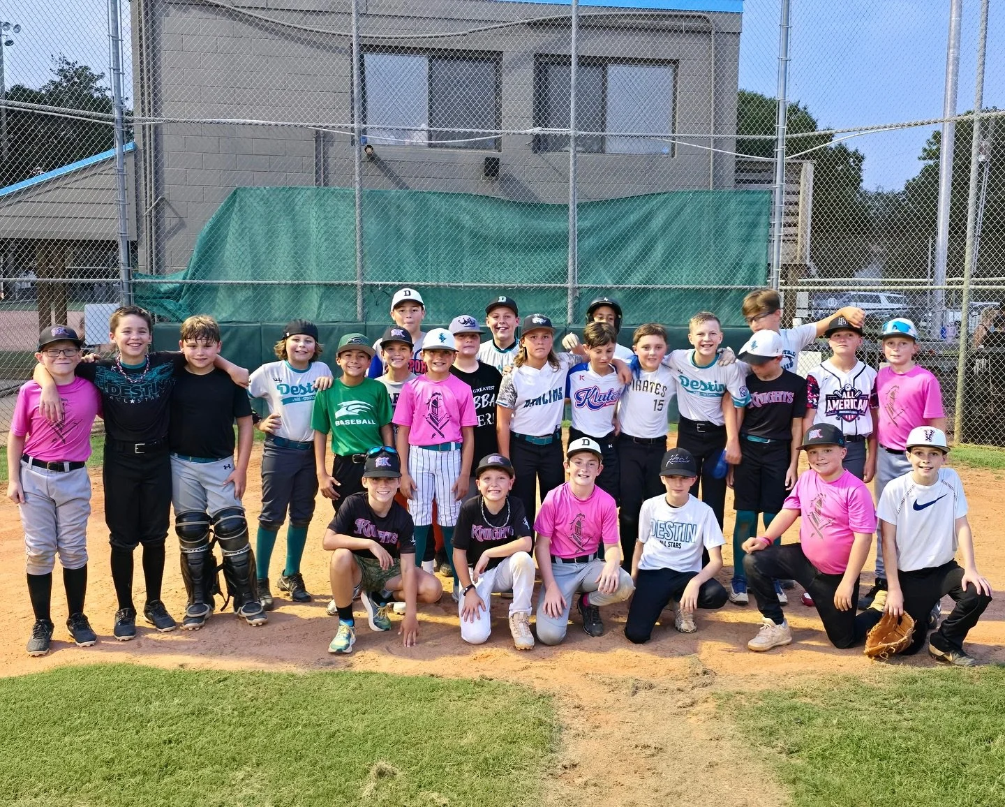 This week our 11U and 12U Knights went head-to-head in a pre-season scrimmage!
It was a friendly battle for the sword π‘οΈ! Two teams. One family. βοΈπ©·π€π©΅