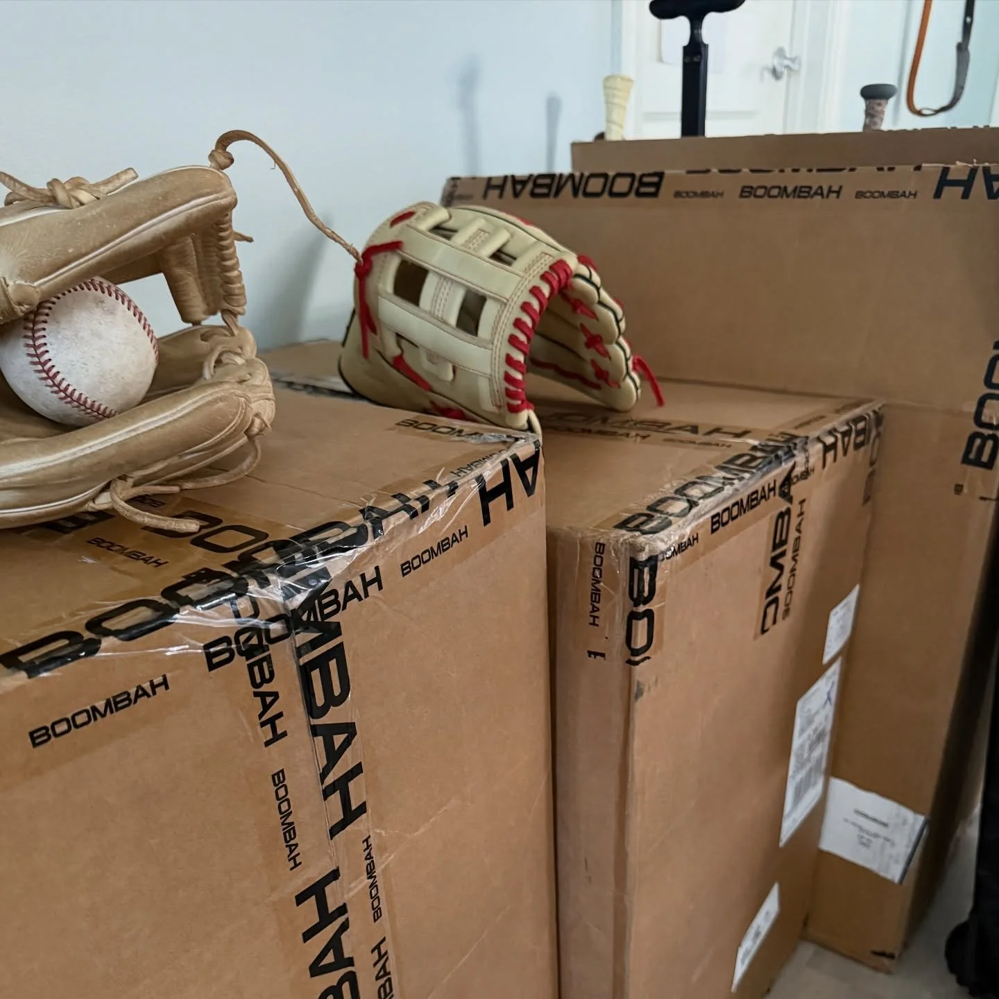 It&rsquo;s a good day when the @boombahinc boxes are delivered! 🩷 ⚔️