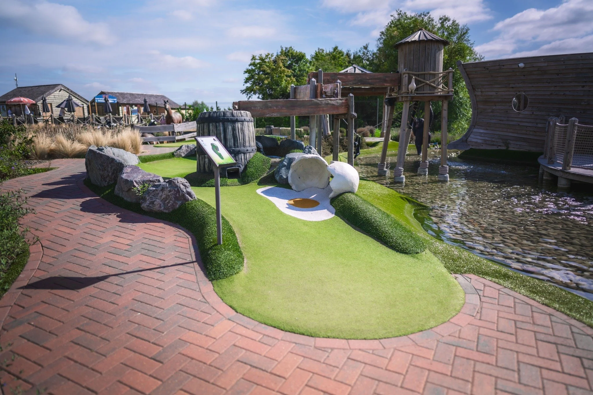 Can you crack this hole? 🥚

Turn your winter days into adventures at Noah&rsquo;s Park Adventure Golf! ⛳️ 

#WinterAdventures #GolfFun #MiniGolf #NoahsPark