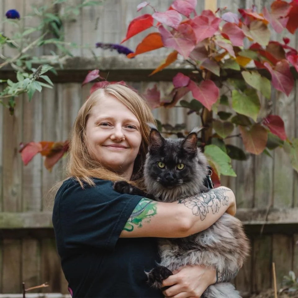 We just released our interview with Kit from @kit.has.cats and&hellip; wow.
Our whiskers are still buzzing. ❤️

Kit&rsquo;s stories about her connection with cats Ash, Misty, Miso, and Harvey and the love, loss, and growth that has come of their bond