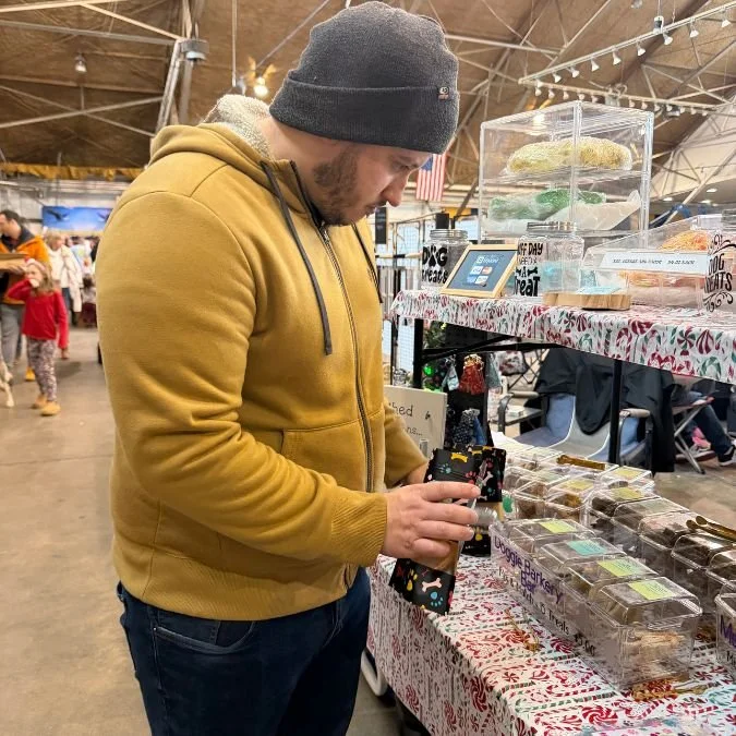 We spent the day padding around the Hamburg Pet Expo, hosted by @perfect_match_pet_shop  and came home with full hearts, tired toe beans, and approximately 47 things we still wanted to sniff again.

Yes.. there was cats there. But there were also bun