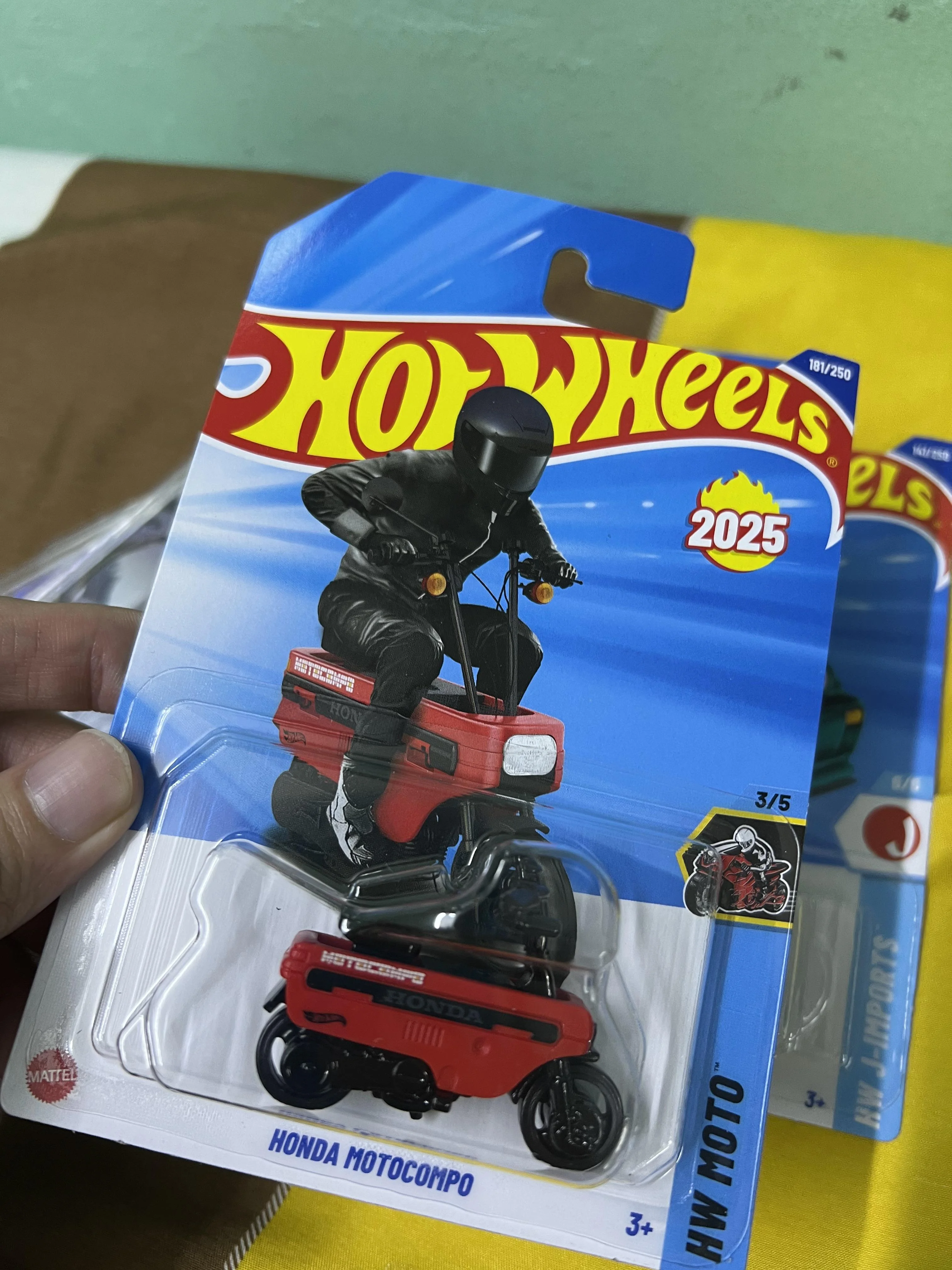 motocompo-mainline-v0-ek5vbwpihmte1.png