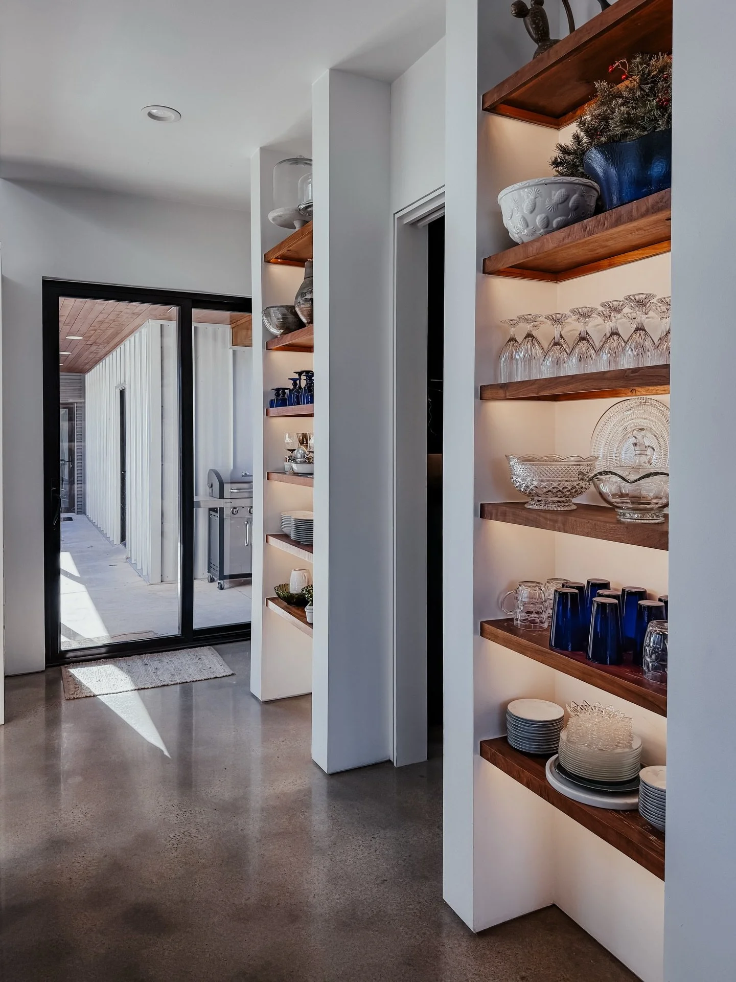 AT REESE DESIGN &amp; BUILD, WE&rsquo;RE HERE FOR THE ENTIRE PROCESS.

From the first conversation to the final walk-through, we carefully listen to what&rsquo;s important to you. Every detail matters&mdash;from lighting placement that shapes the moo