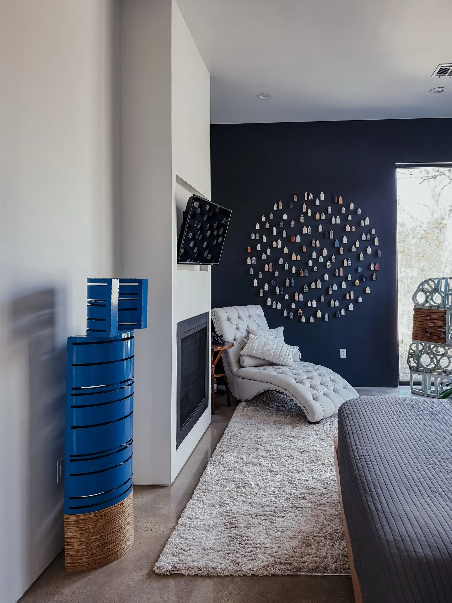 Fireplaces don&rsquo;t need a lot of space to make a big impact.  Sleek lines and thoughtful placement turn even a small design into a striking focal point.

#HomeDesign #MinimalDesign #FireplaceFocalPoint #CozyAndChic #ReeseDesignBuild