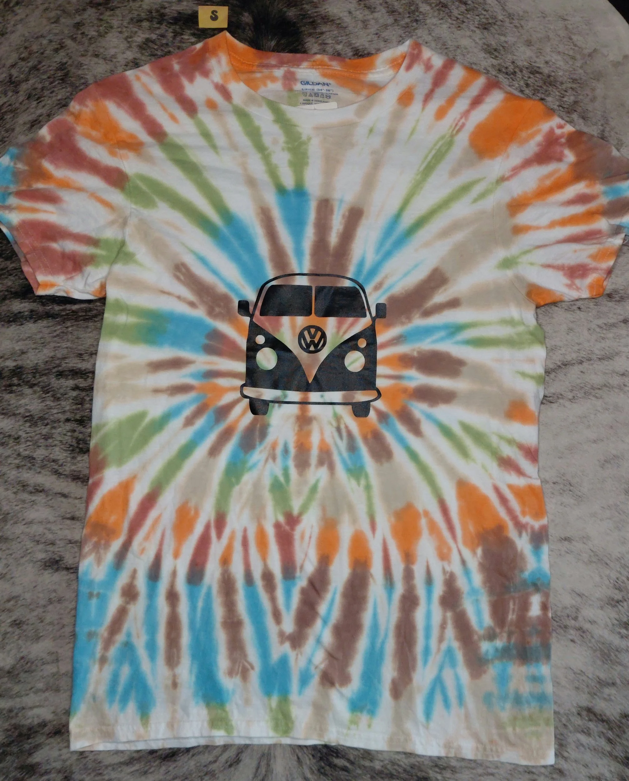 Small VW Bug 70s vibes tie dye