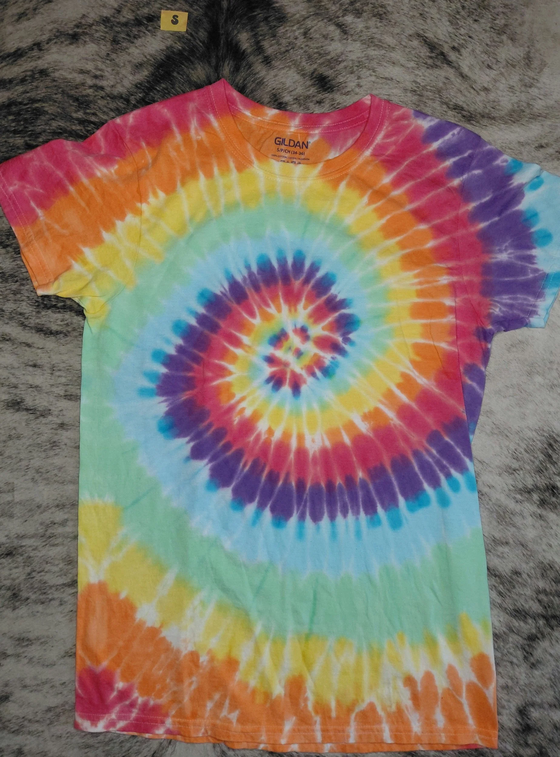 Small rainbow spiral tie-dye