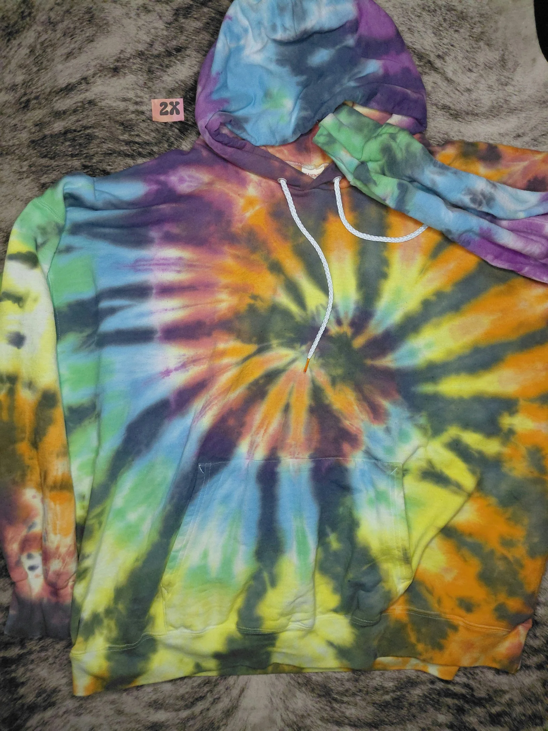 2X  Rainbow black preshrunk hoodie