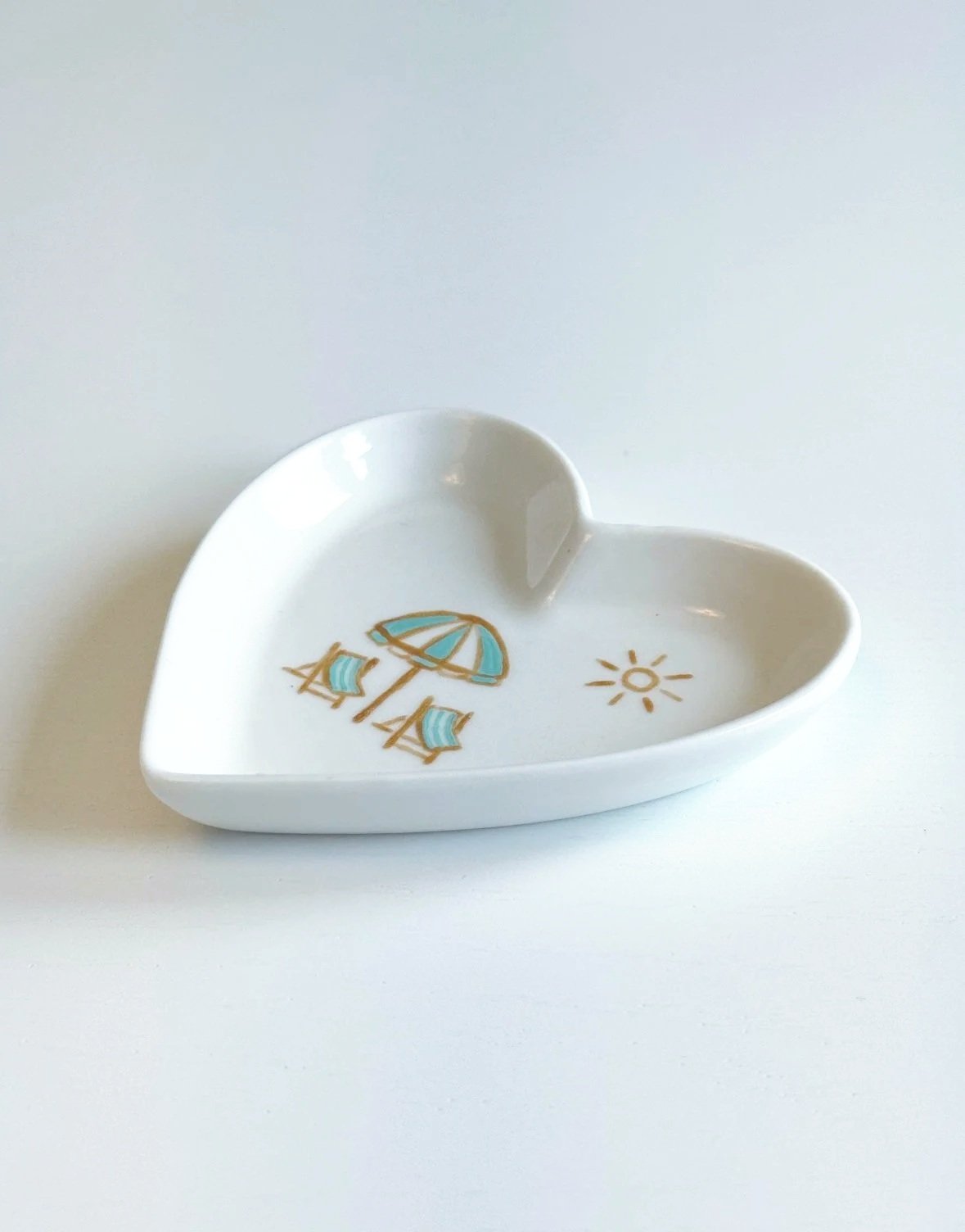 beach umbrella & chairs | heart ring dish