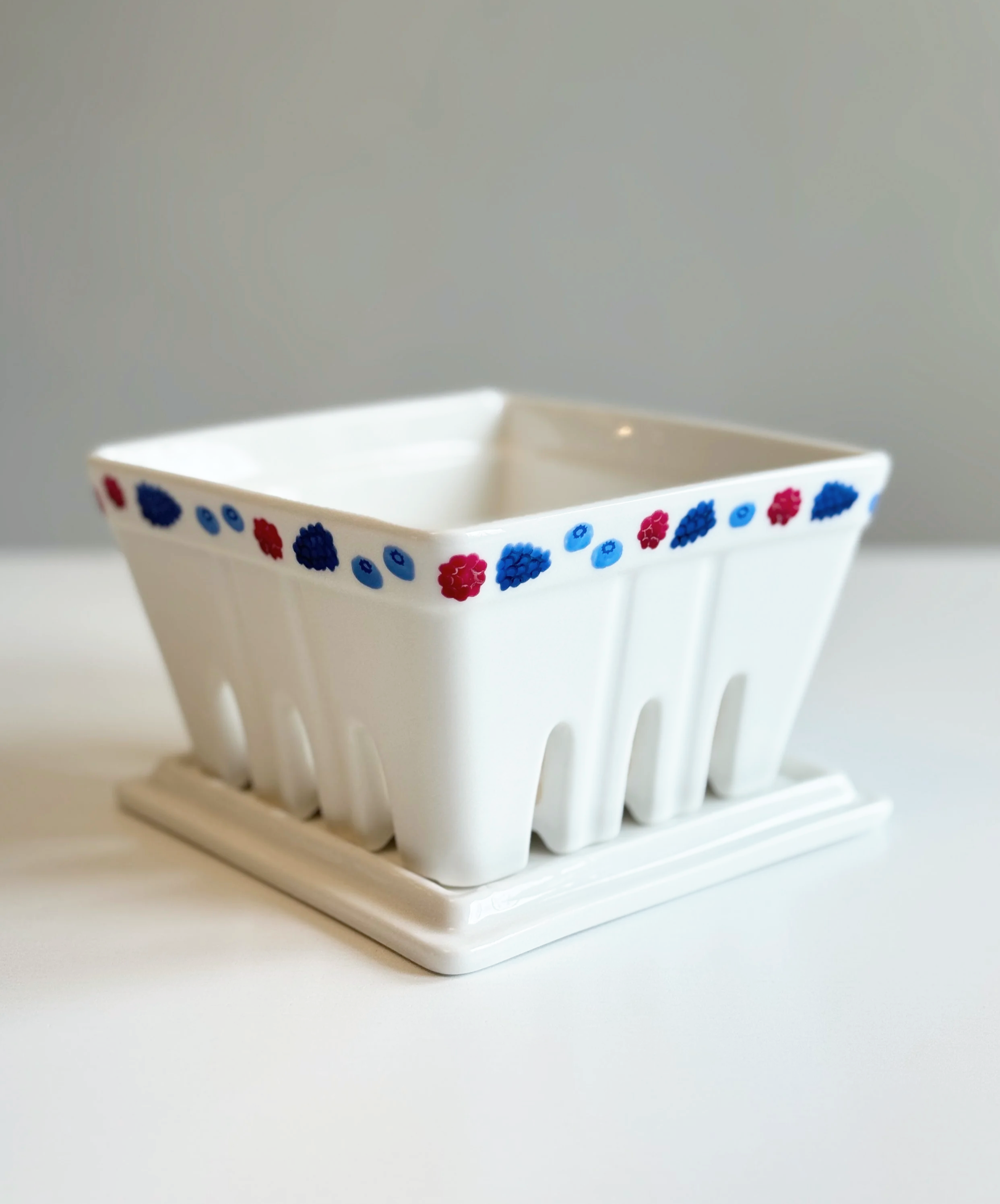 custom order | berry basket with lid/tray [SOLD OUT]