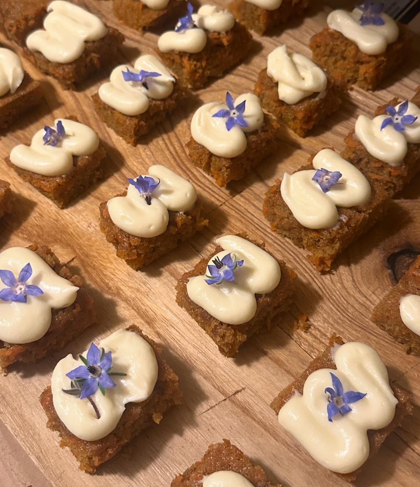 hosting something special this summer? 🌞 arden&rsquo;s now offers onsite cocktail party catering with seasonal light bites &amp; beverages. 

reserve us for your next happy occasion by emailing events@ardensrowayton.com 💌
