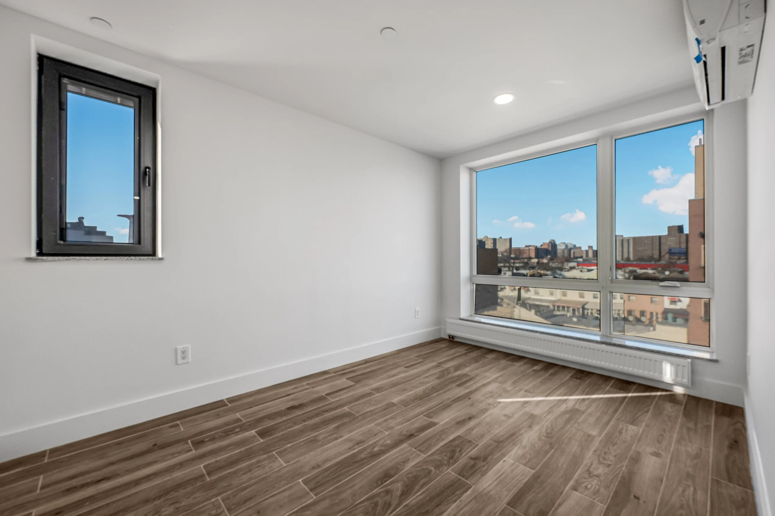Bedroom left.jpg