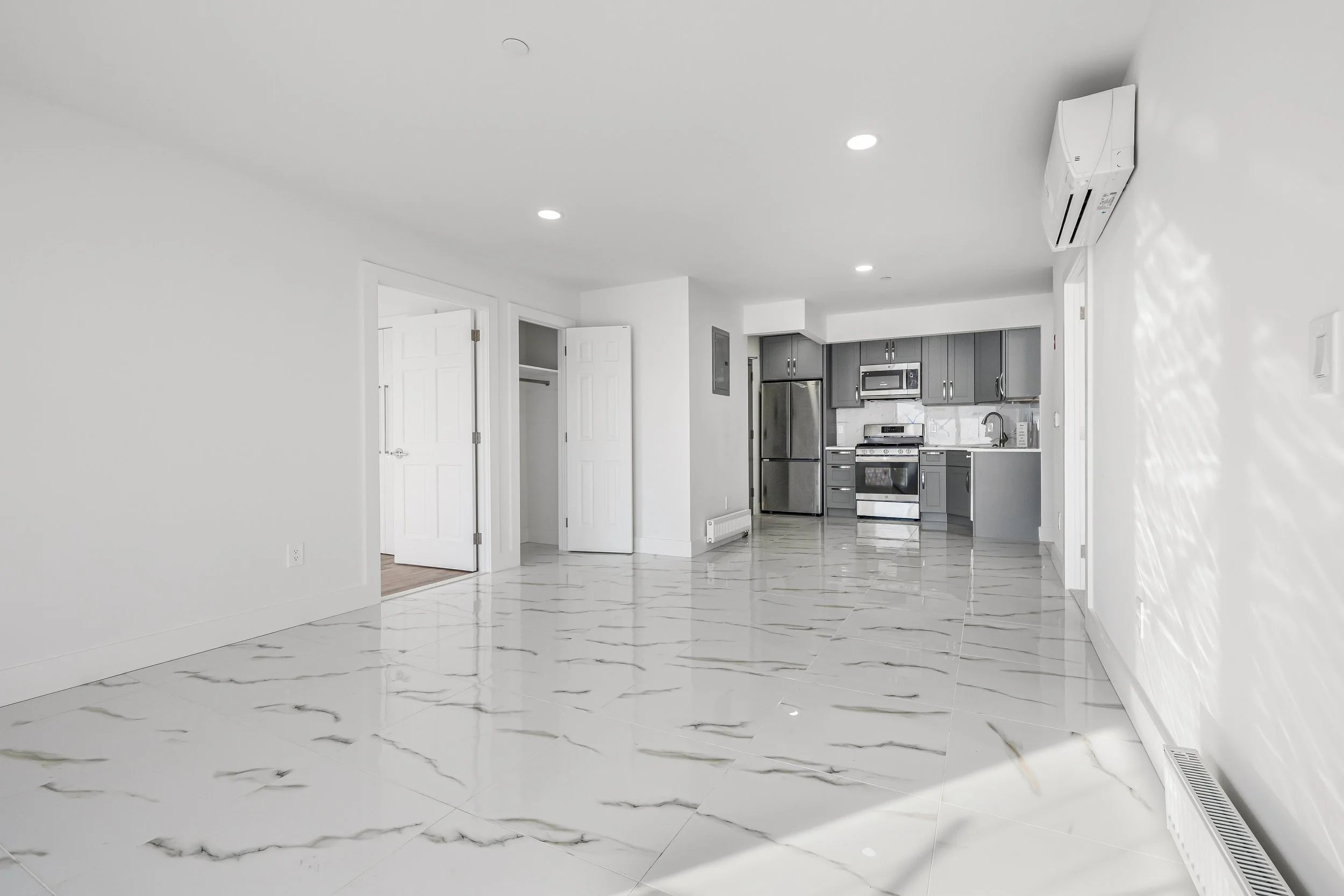 Livingroom 2.jpg