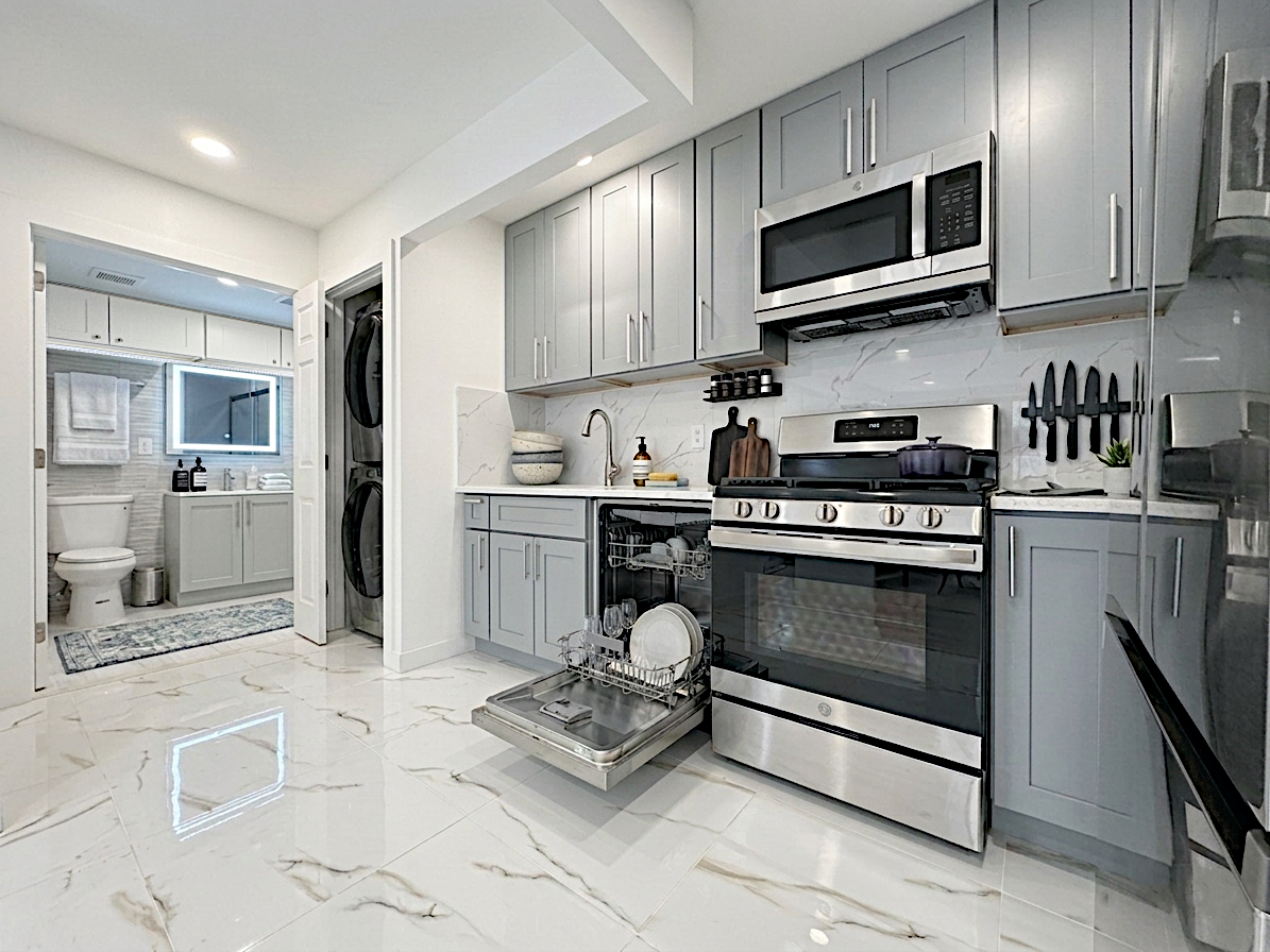 Kitchen Right stage.png