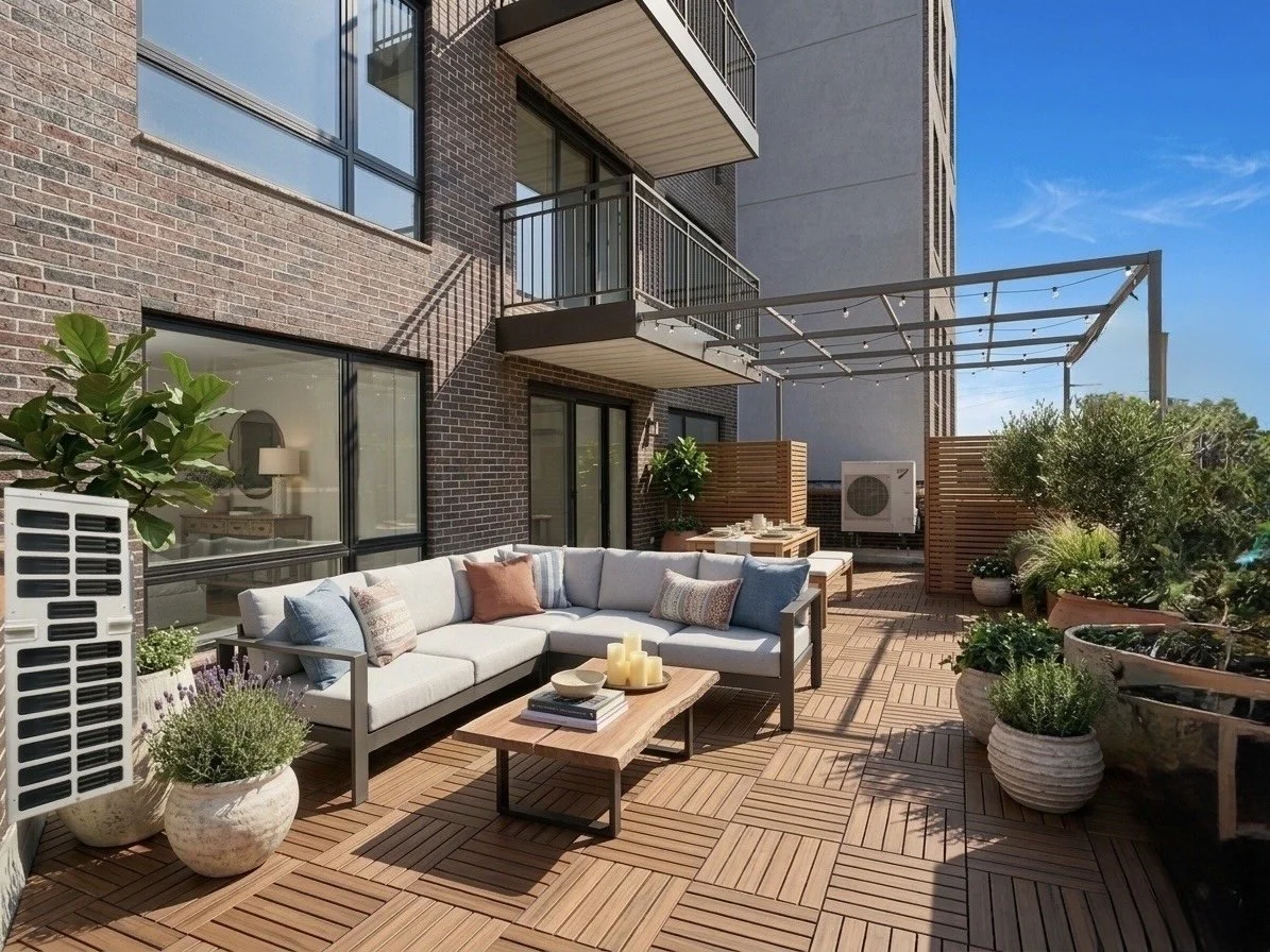 1B Balcony Staged (2）.jpg
