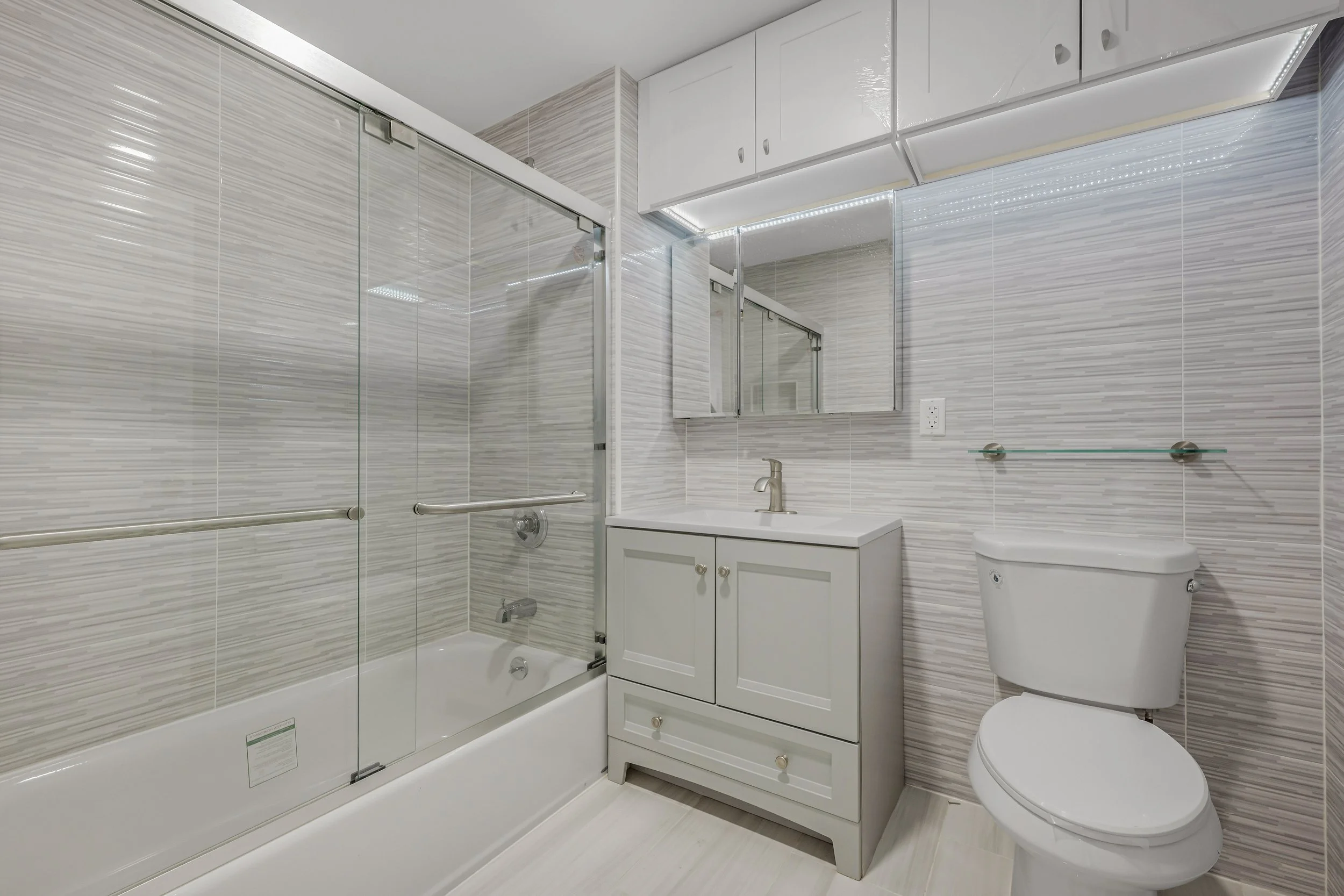 Bathroom 1.jpg
