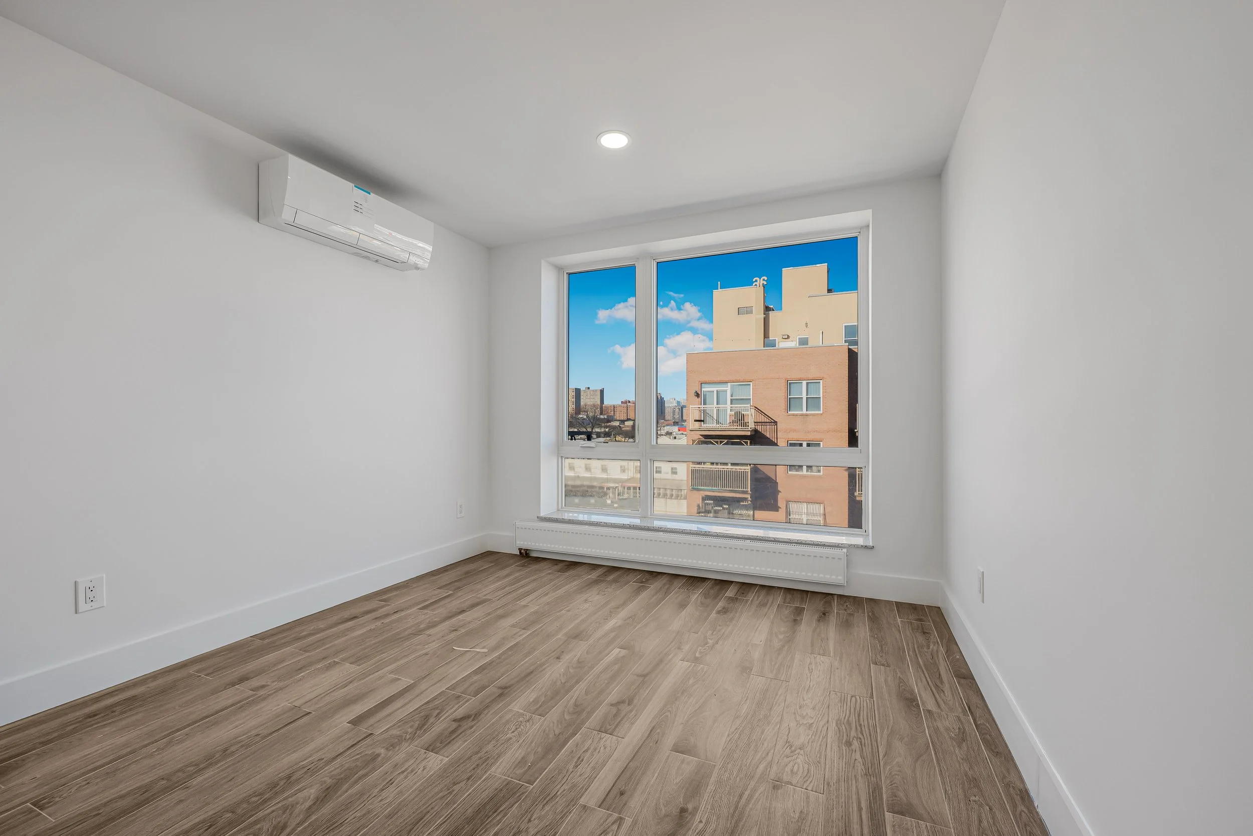 Bedroom Right 2.jpg