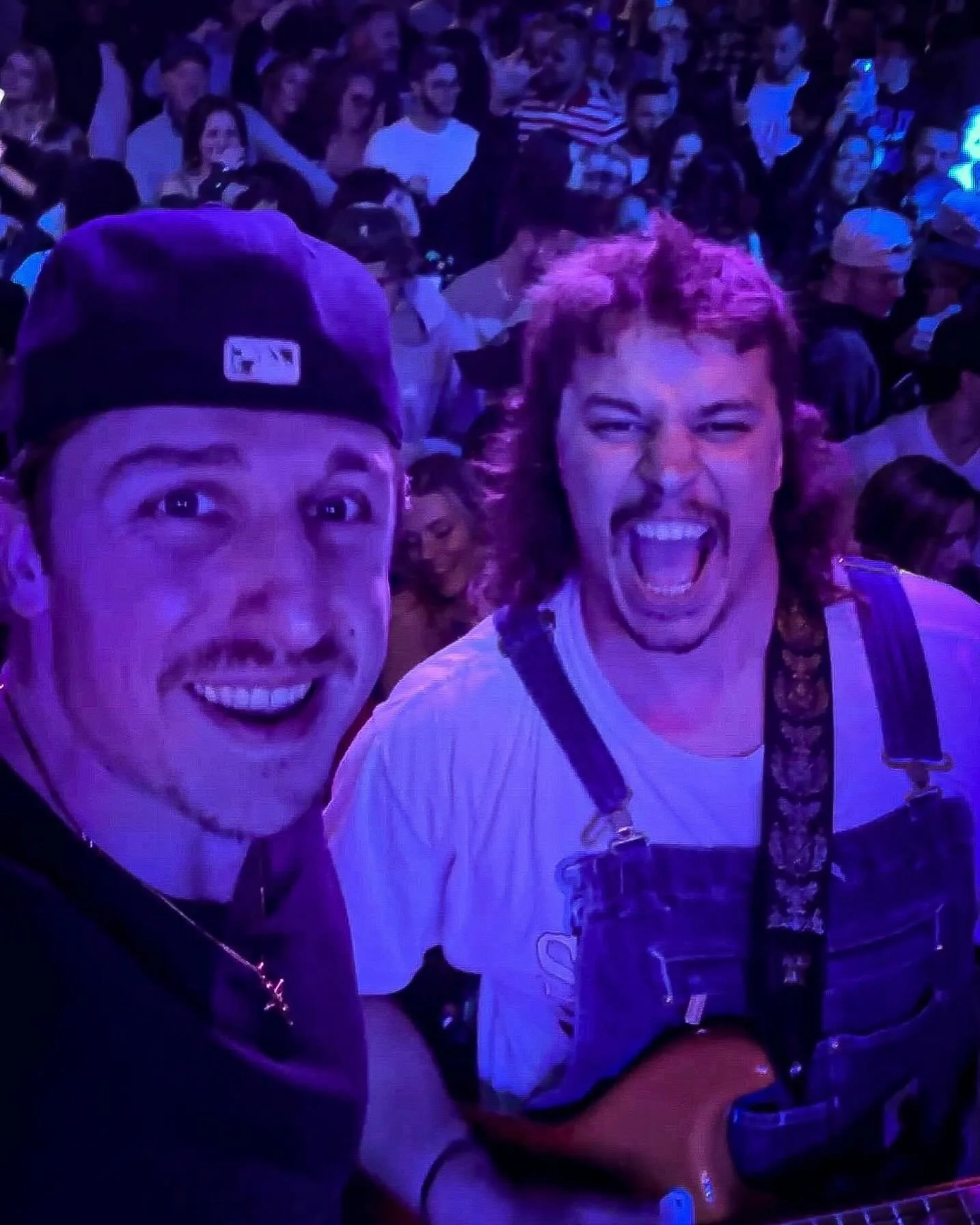 A craven companion flees at the first sign of trouble, but a faithful friend is never lost.