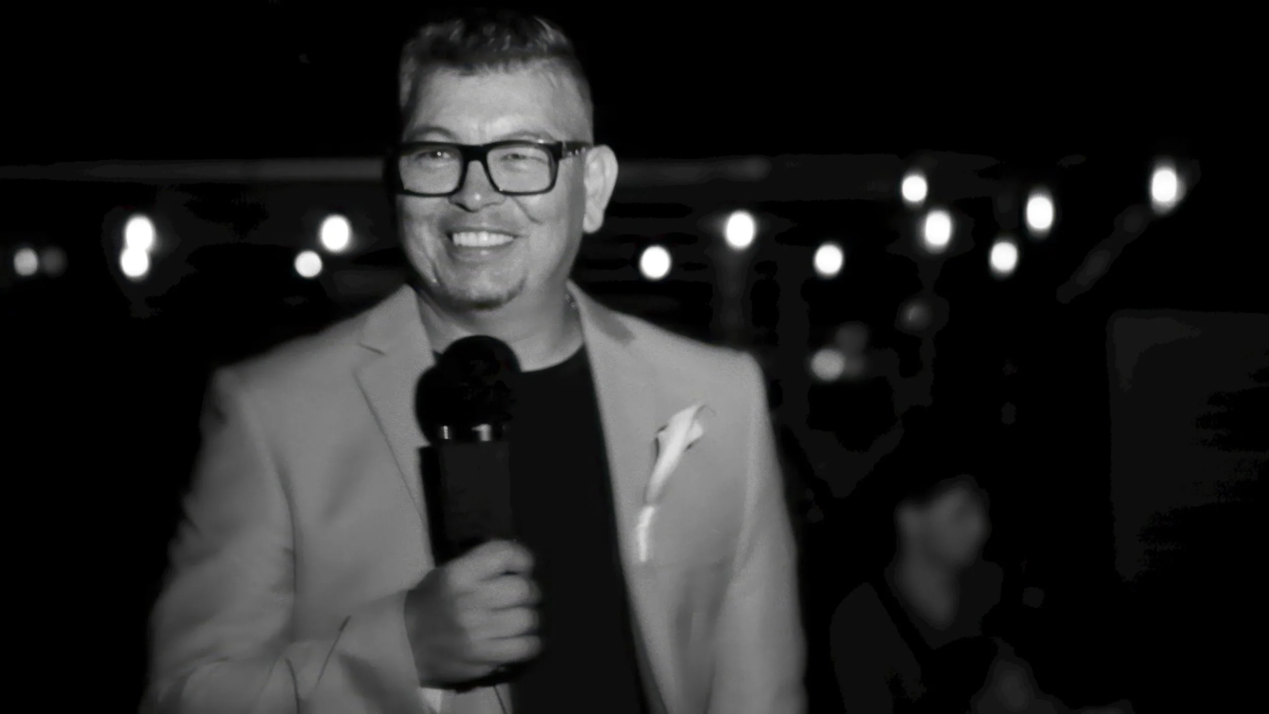 Father of the bride speech at rooftop wedding reception in Oranjestad, Aruba, filmed by Wedding Films by Mira