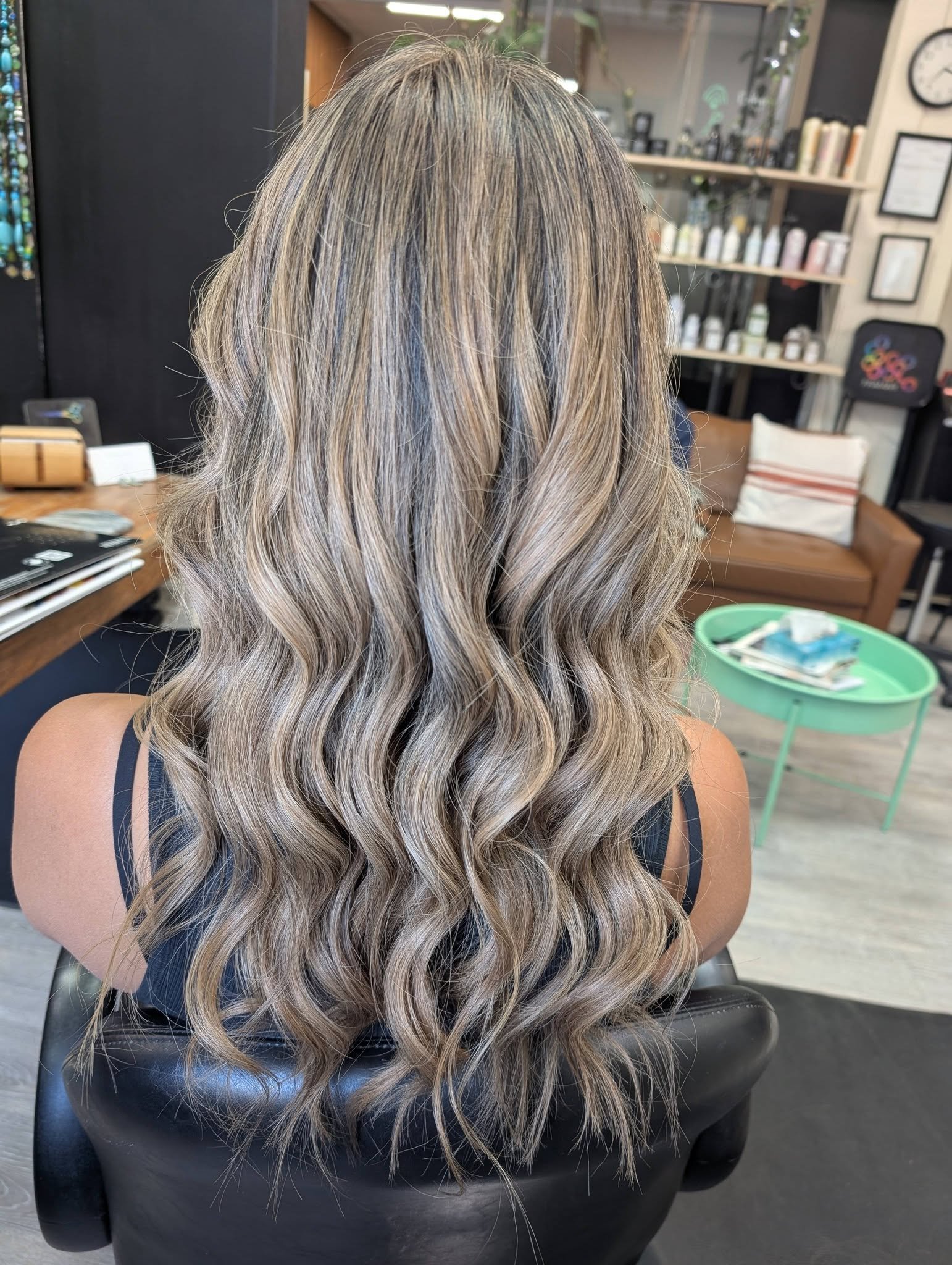 #ellahuangbanffhairstylist#highlights#balayage
