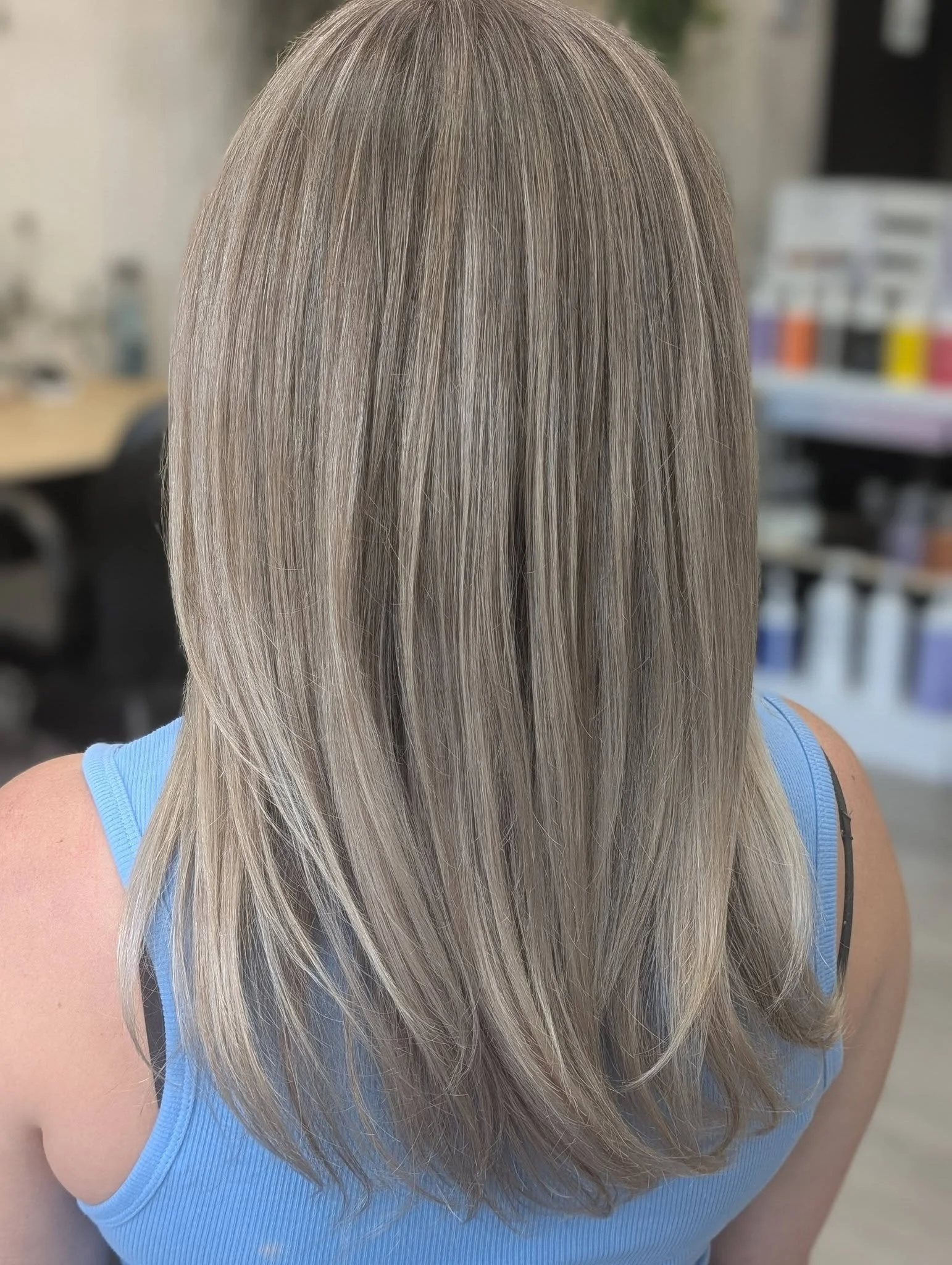 #ellahuangbanffhairstylist #Blonde #faceshapehairstyle