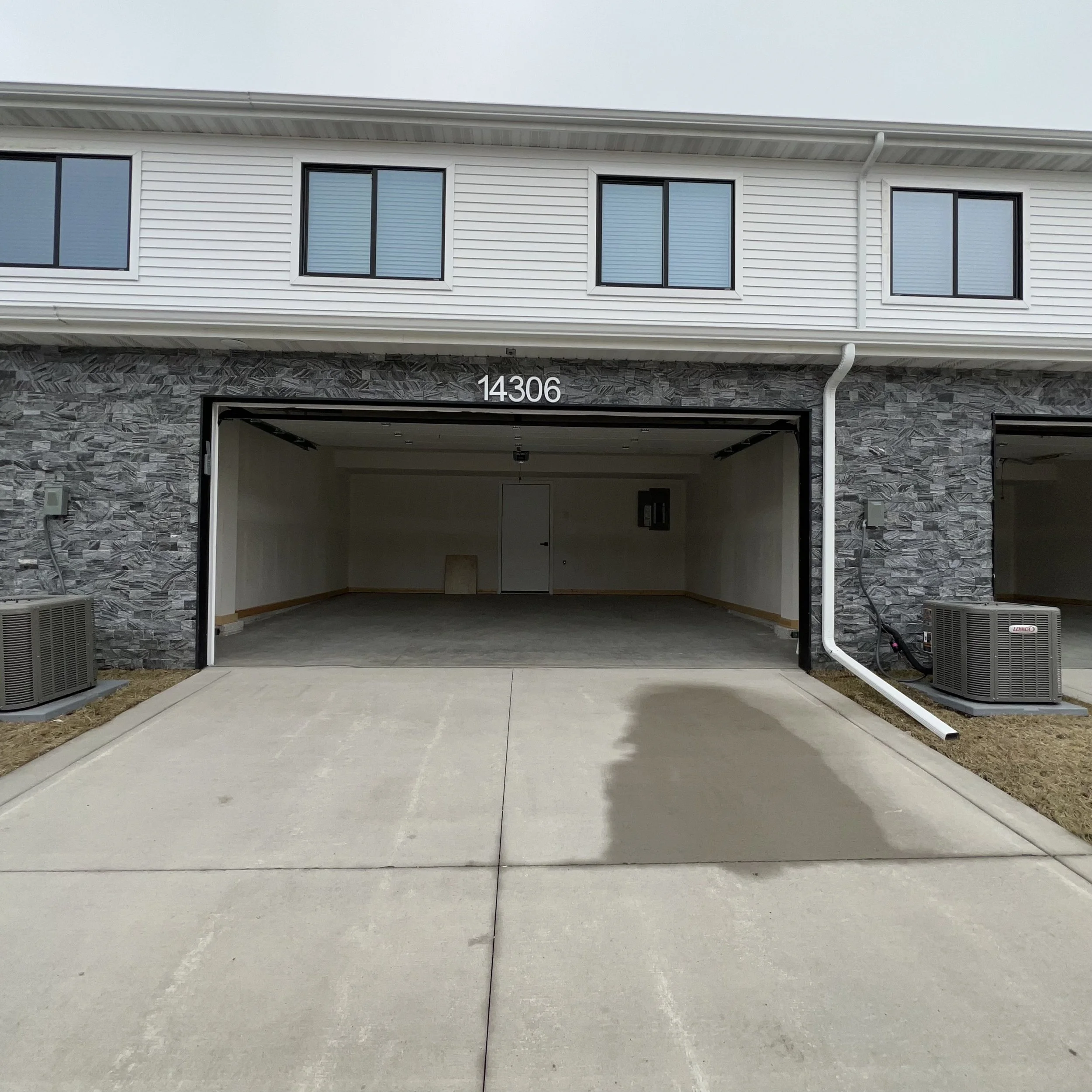 14306 Spring Brook Trail Urbandale, IA 50323