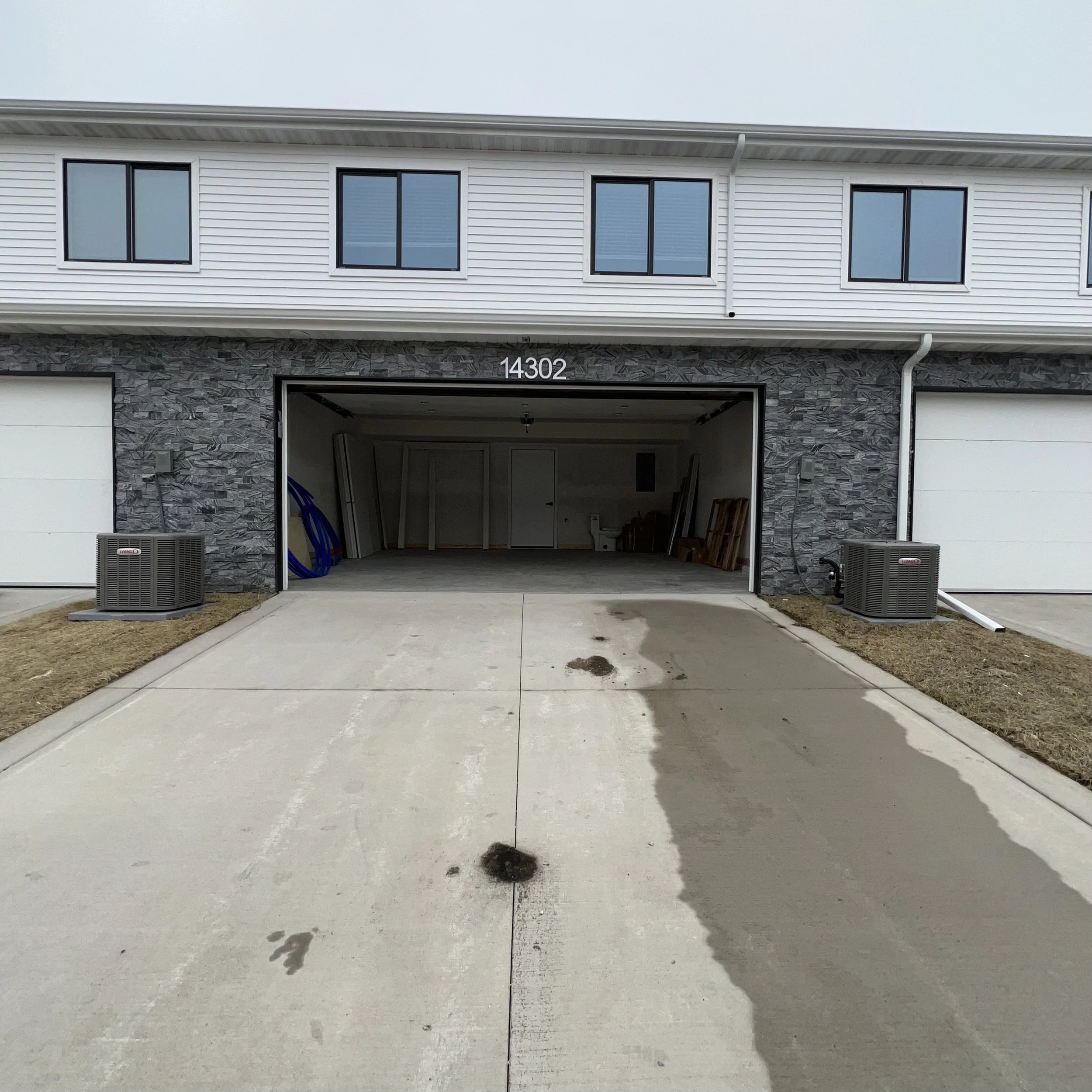 14302 Spring Brook Trail Urbandale, IA 50323