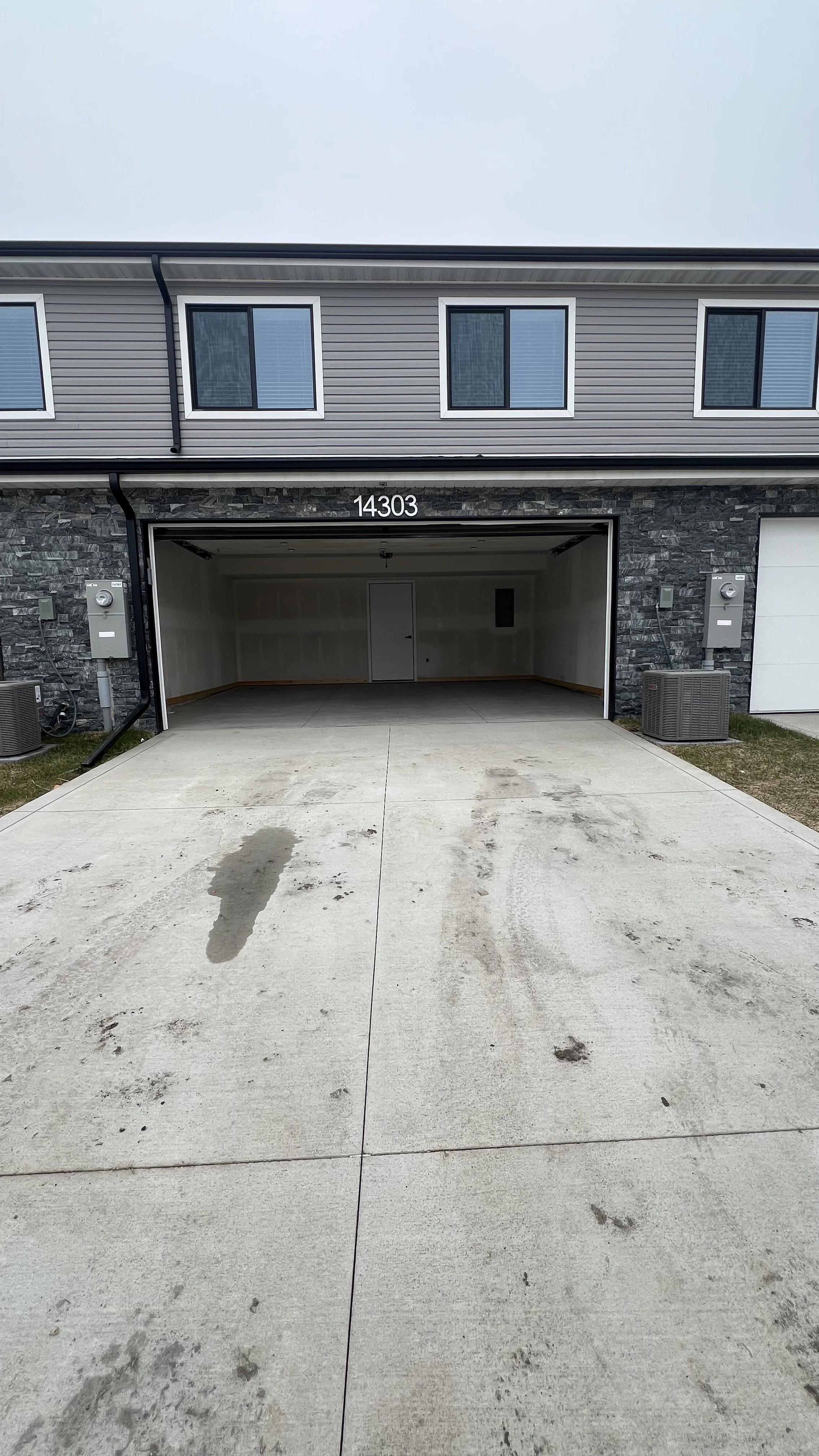 14303 Spring Brook Trail Urbandale, IA 50323