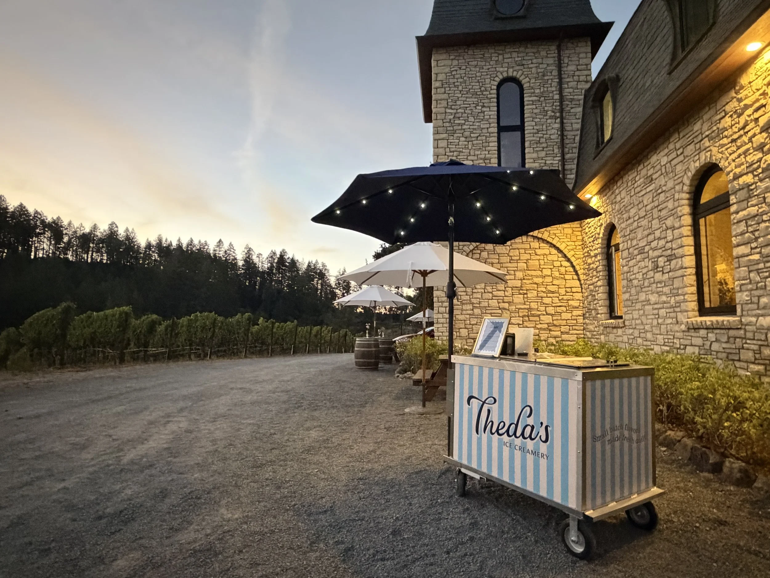 The best ice cream catering in Napa California. Our ice cream cart fit any size event for wineries, brands, non-profits, weddings, and more.