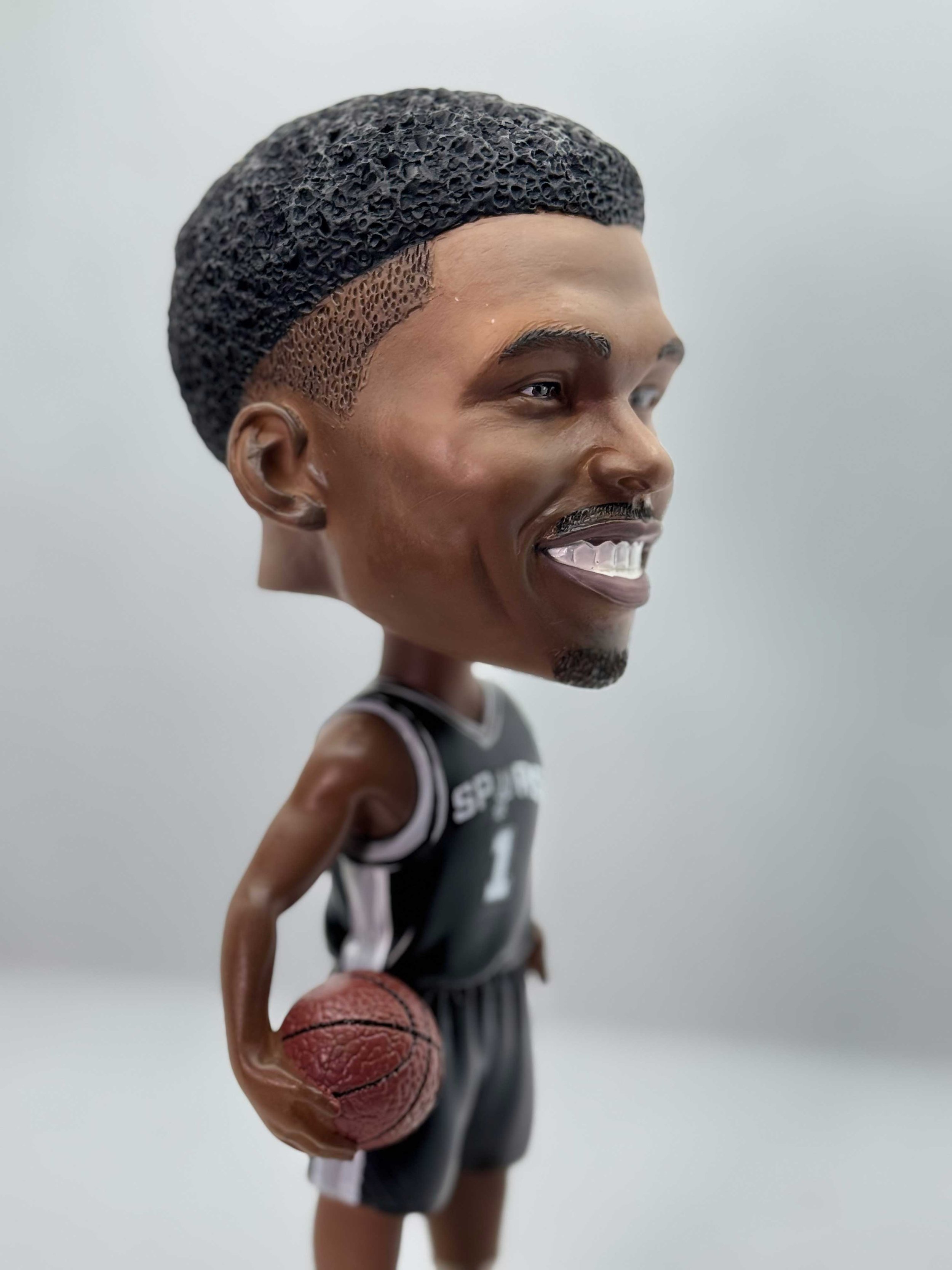 Victor_Wembanyama_8_inch_Bobblehead_4.jpg