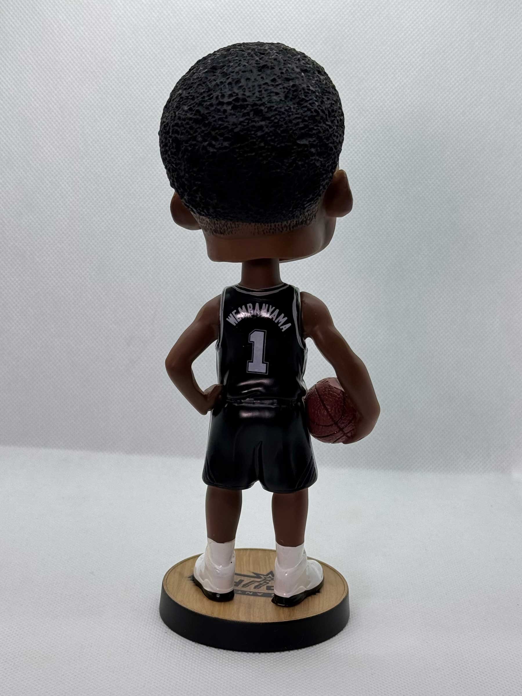 Victor_Wembanyama_8_inch_Bobblehead_5.jpg
