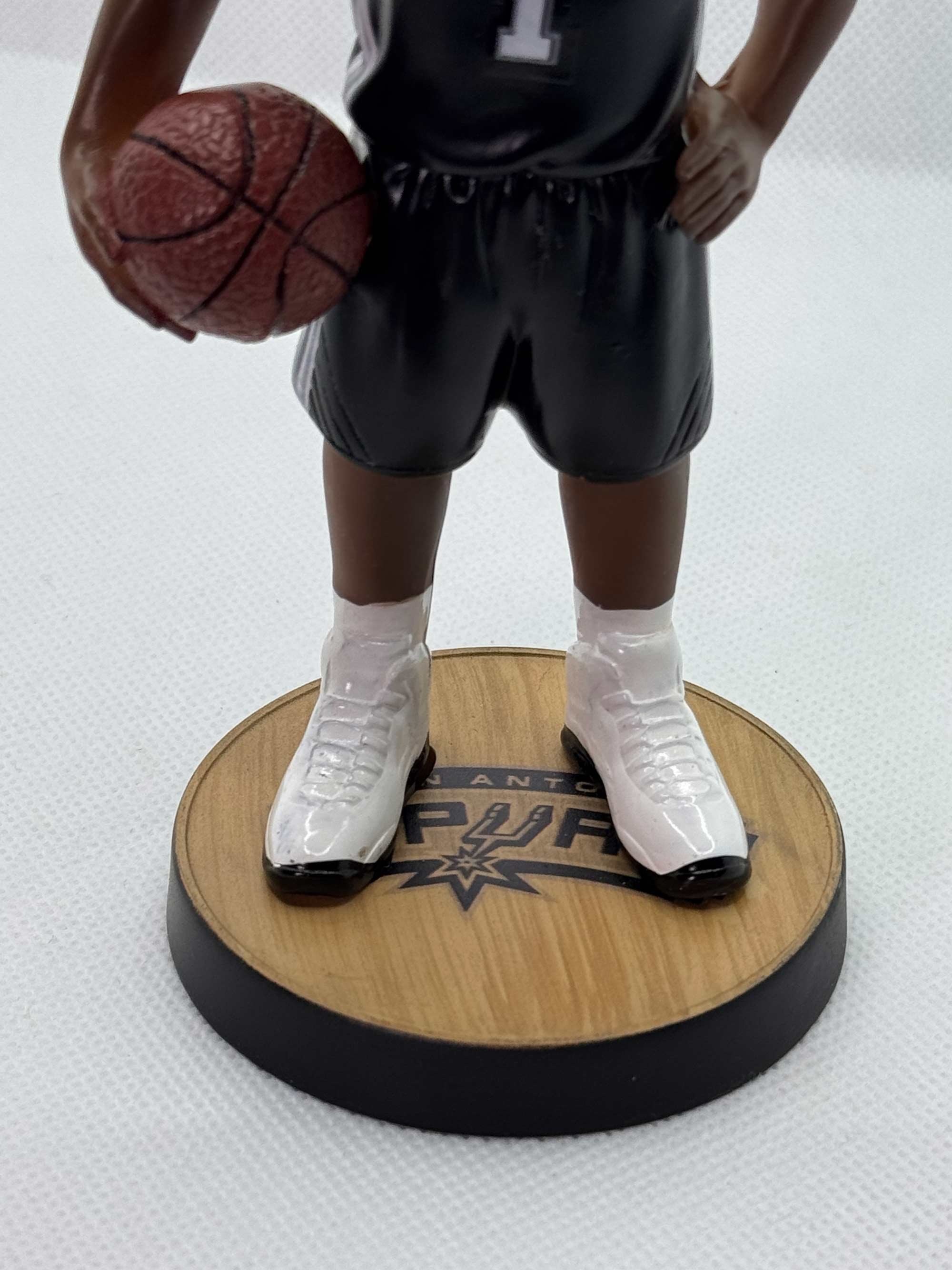 Victor_Wembanyama_8_inch_Bobblehead_7.jpg
