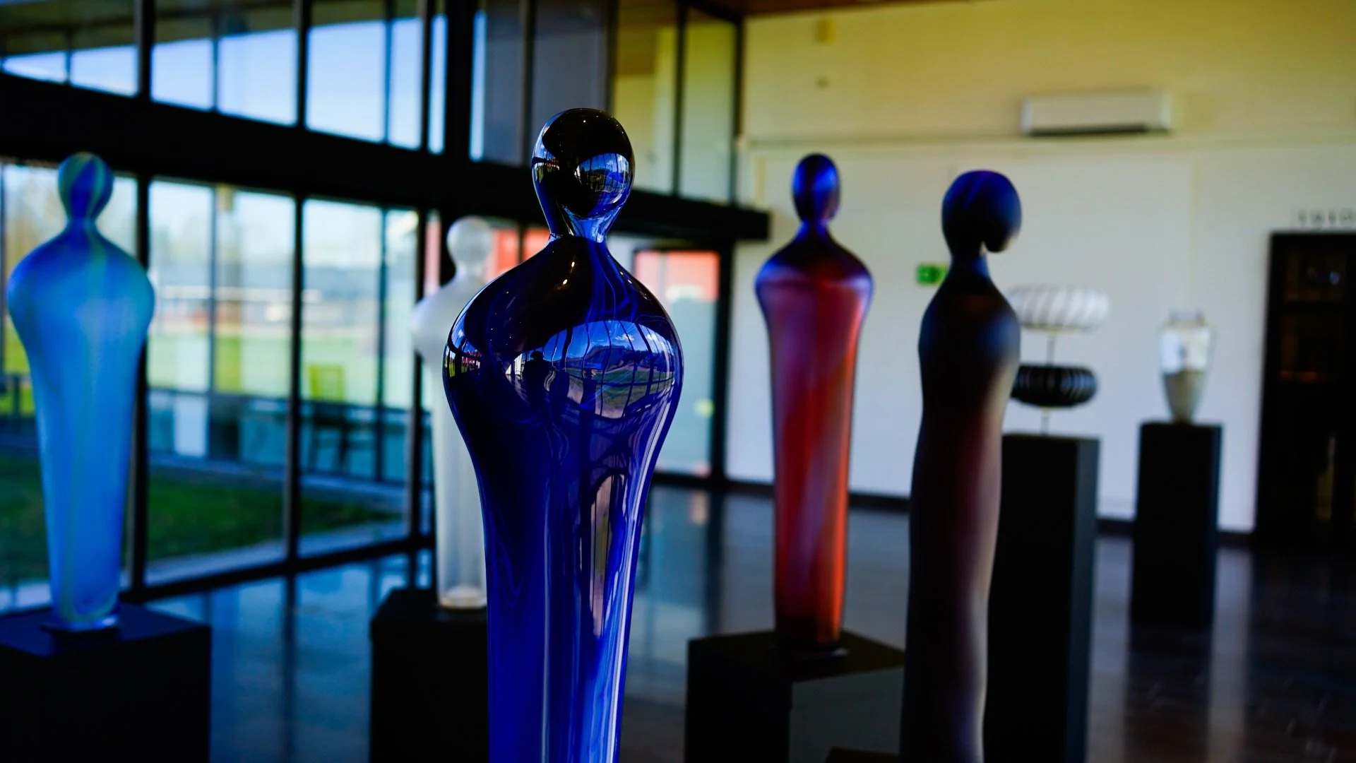 Exhibition &ldquo;Awakening&rdquo; has moved from @sollidensslott to Orrefors Museum - Glasrikets Skatter

It Will be on display all summer, so come by and check it out for yourself. 

In collaboration with @orranasglasbruk 

#awakening #glassart #ex